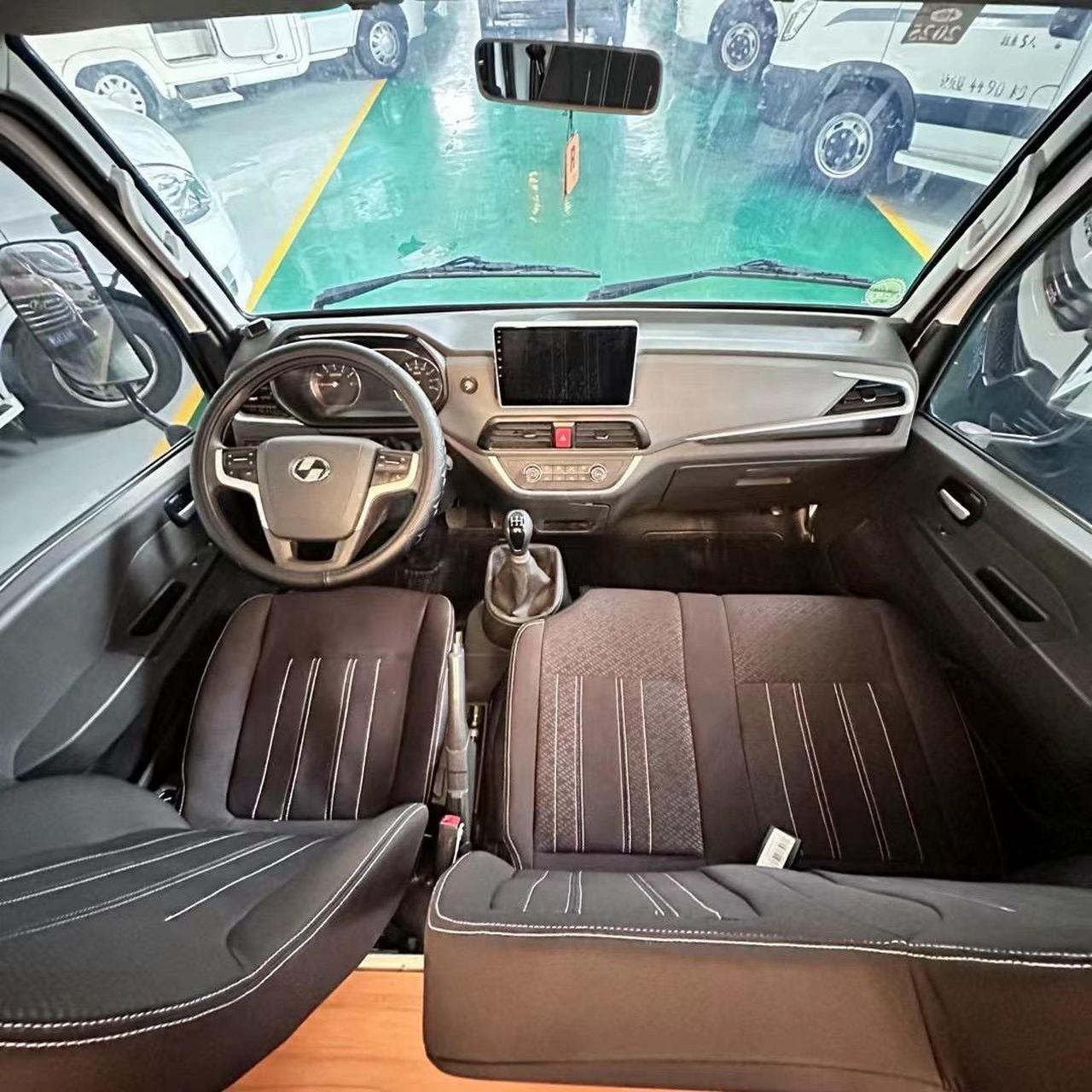 最新到店一台新飞上汽跃进02s100轻卡房车,202302年02702月