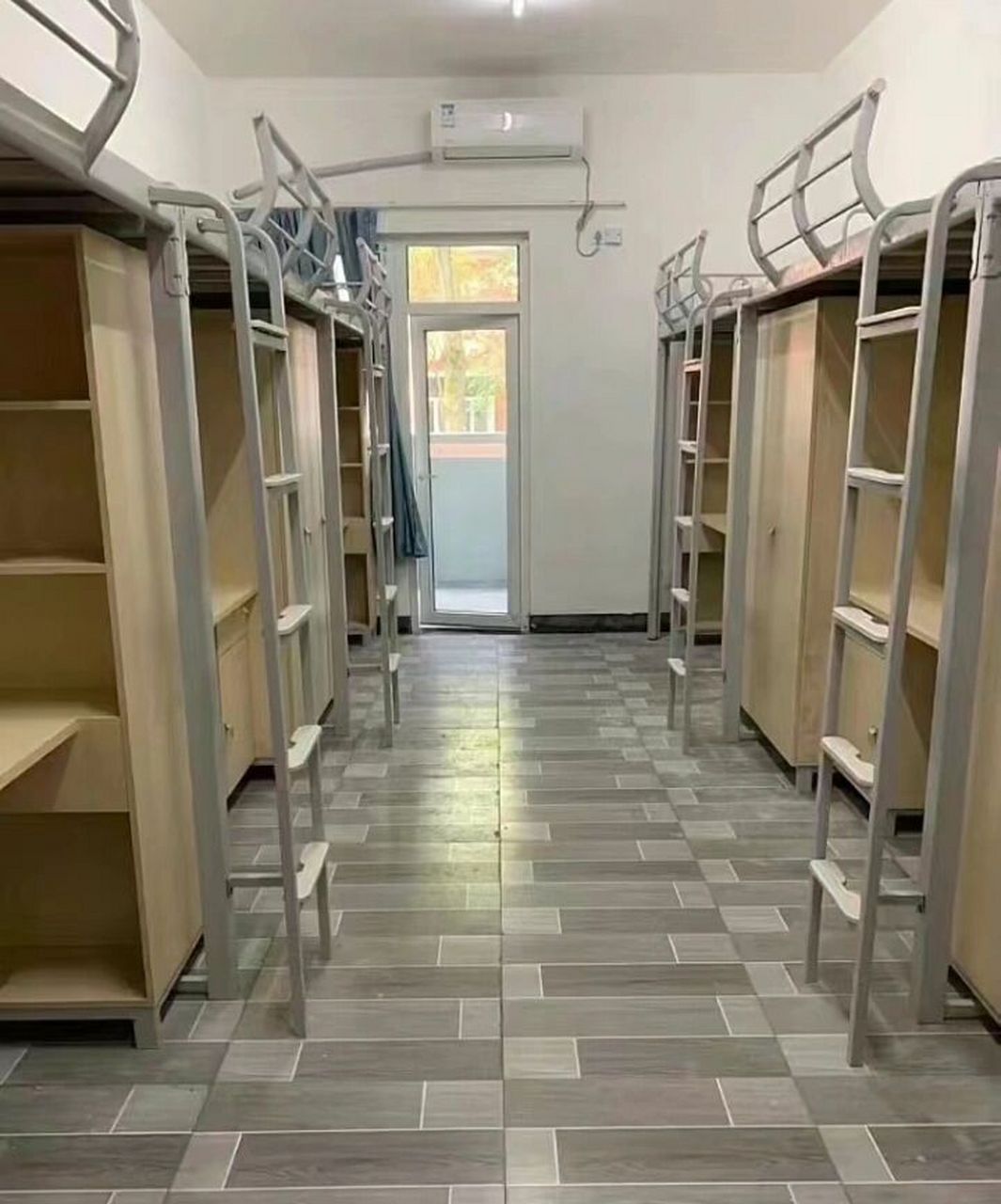 重庆人文科技学院 来啦来啦!