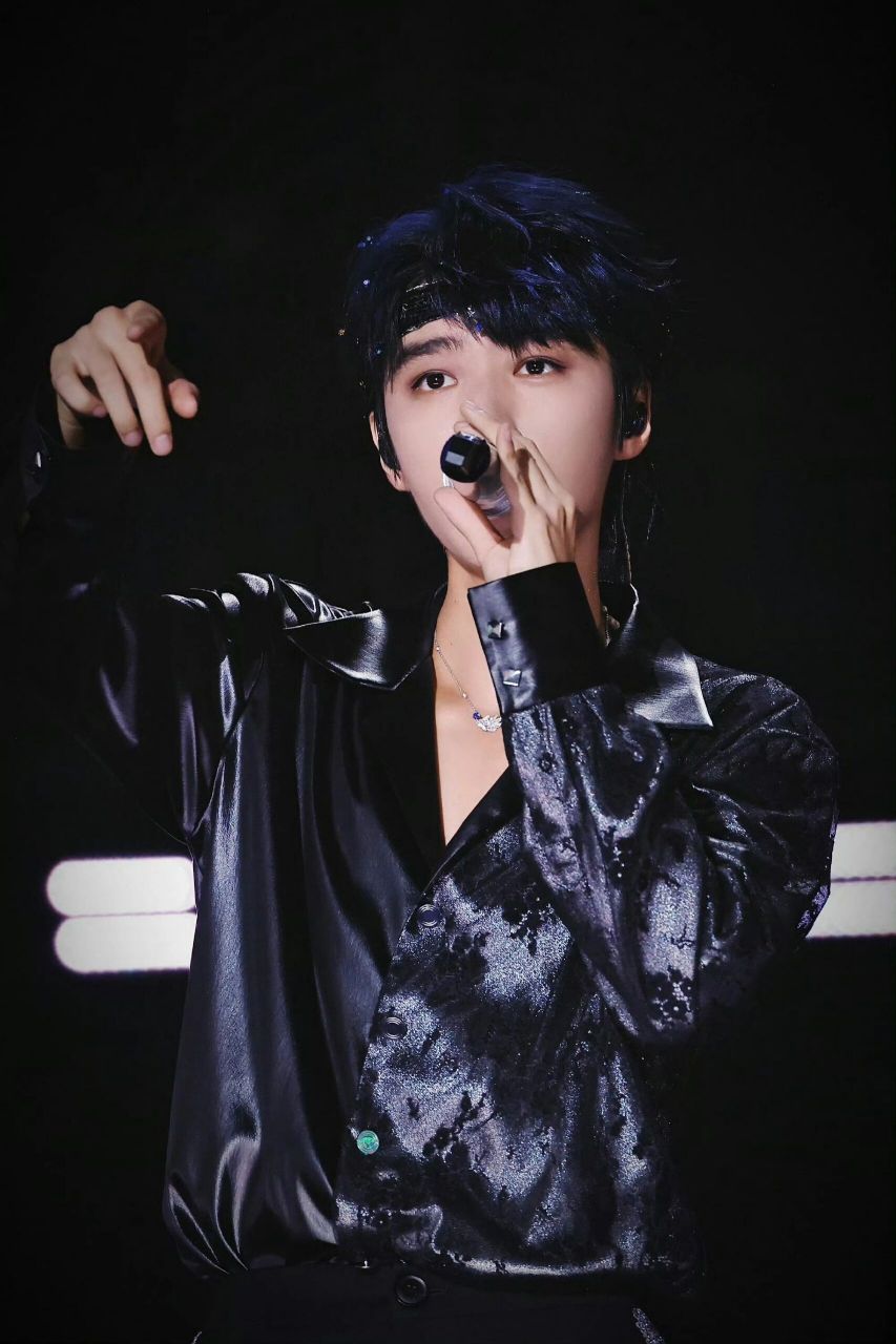 王俊凯高清壁纸 tfboys十年之约演唱会上王俊凯的图片,这几张是我觉得