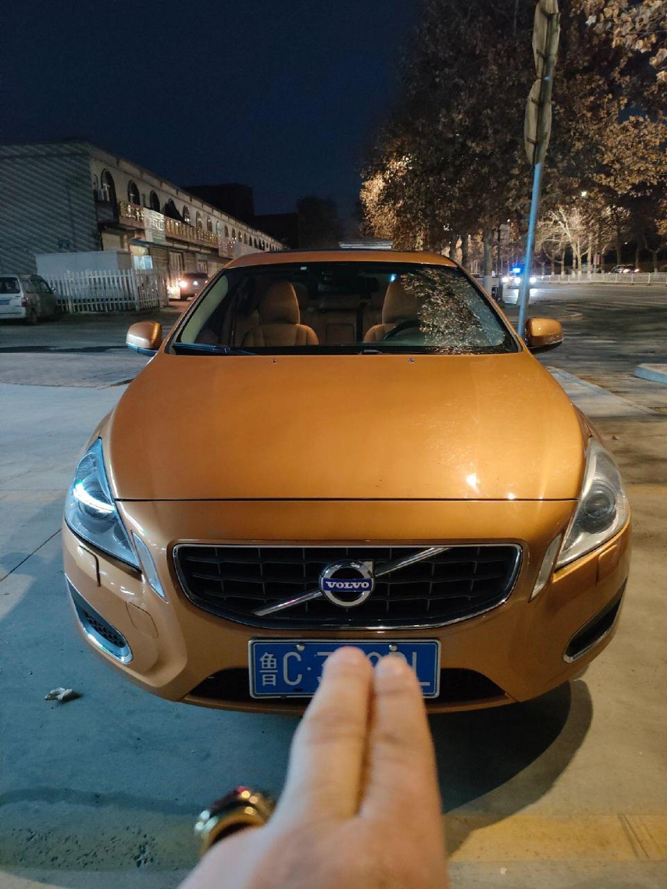 2012年10精品原版低价出售,沃尔沃s60自动挡天窗最高配