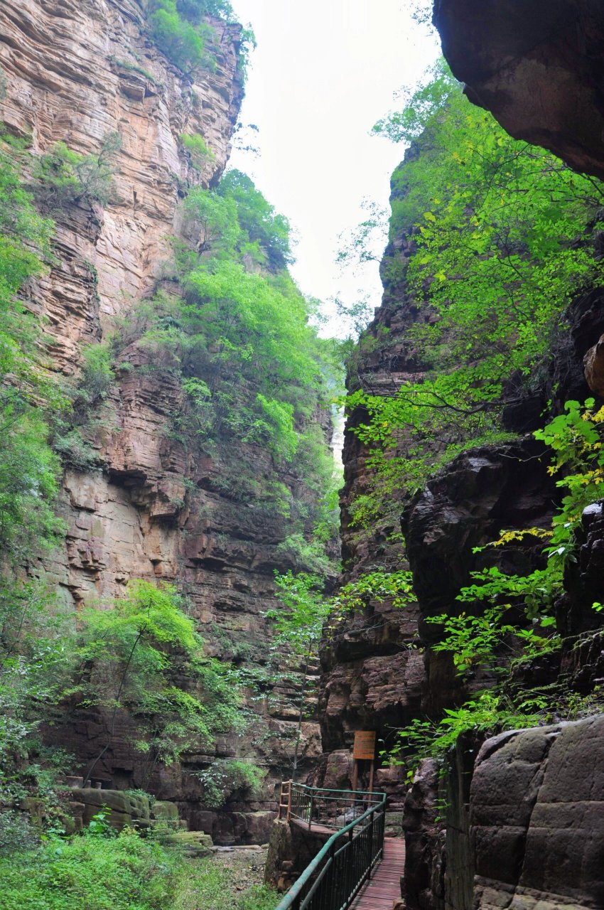 河南三门峡渑池县黄河丹峡 12亿年前是大海