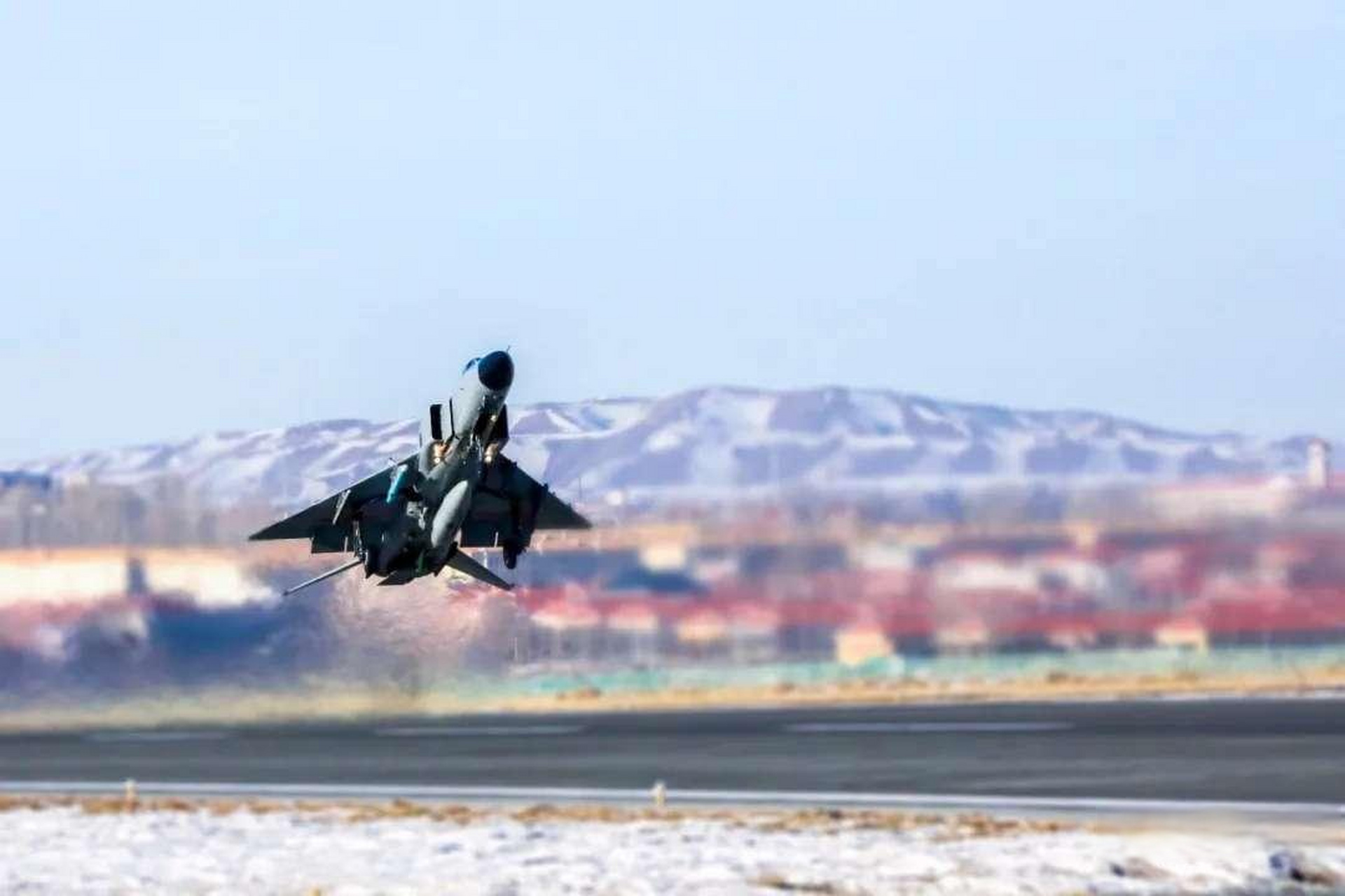 年底了,"二代机拳头部队"的老人家们又纷纷出来拜年了.