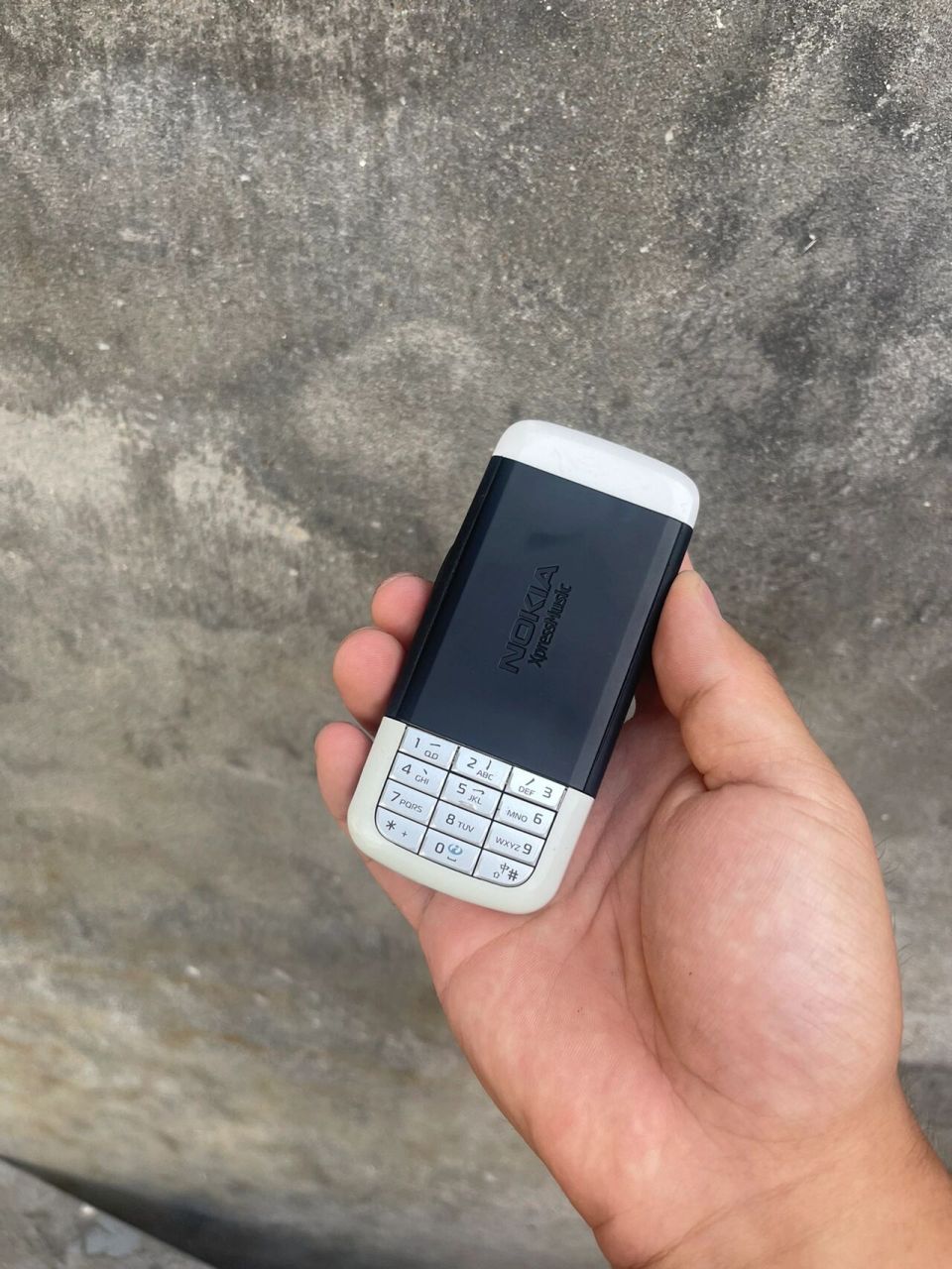 诺基亚5700旋转音乐照相手机 一款强大的音乐娱乐照相手机 旋转扭腰