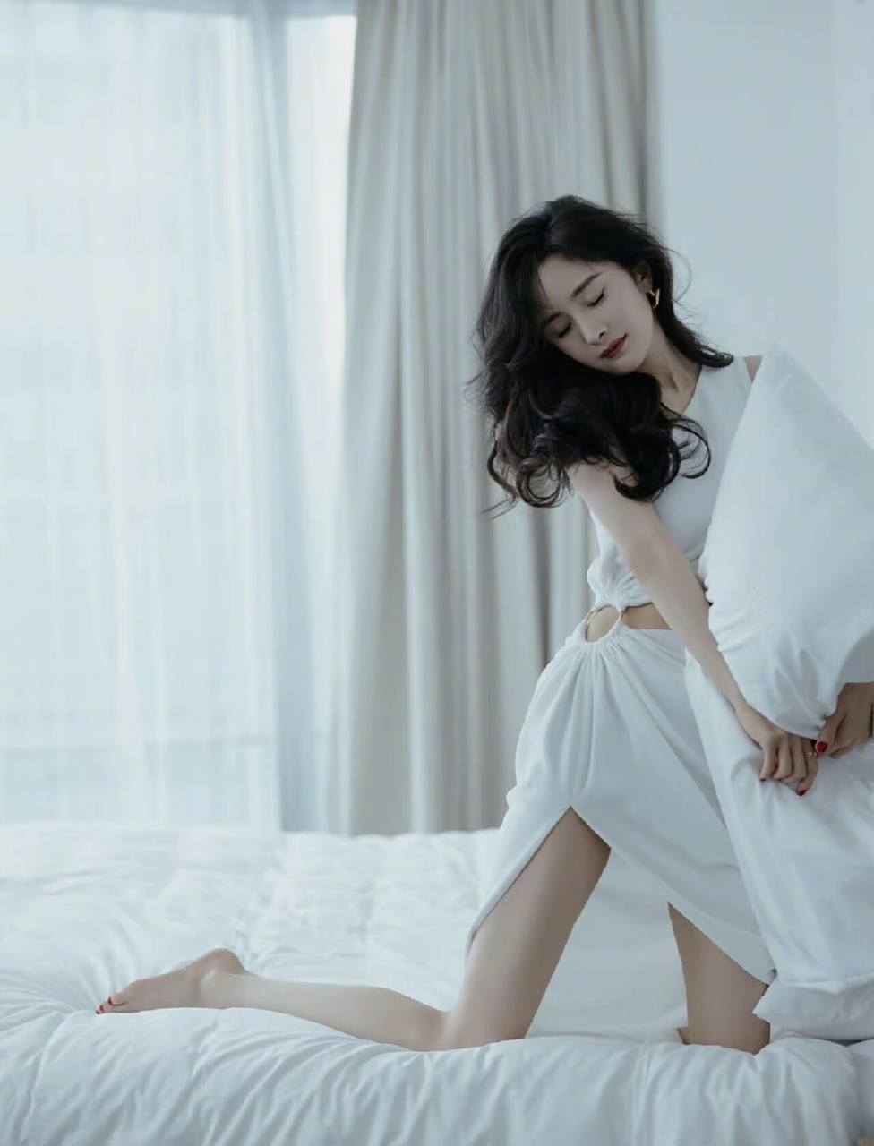 杨幂|艳美绝伦,香艳夺目|性感撩人 杨幂这一组图真的绝美,很难想象她