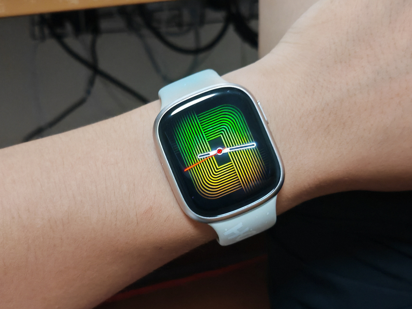 [滑稽]蛤?荣耀手表4已经一周没充电了,真不戳