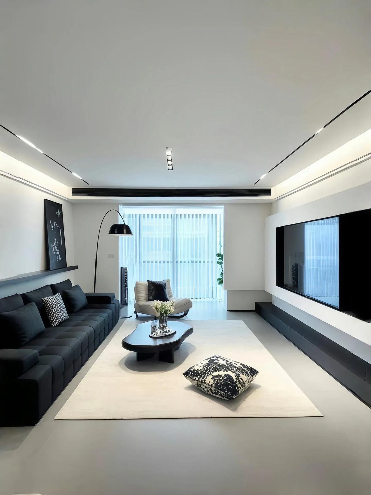 家里是120平米三室两厅两卫的房子,不顾家人反对义无反顾选择黑白灰