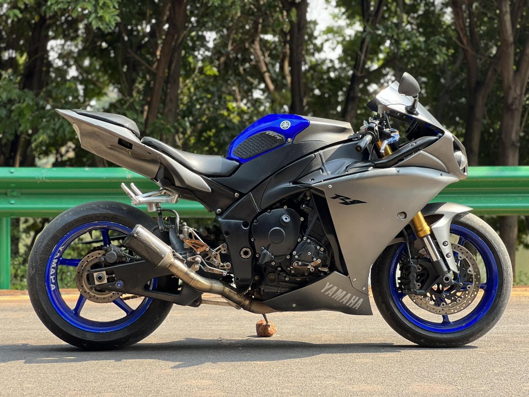 11年雅马哈r1,原灯全新外壳,前后光头橙色很好,三种动力模式,冷热绝对