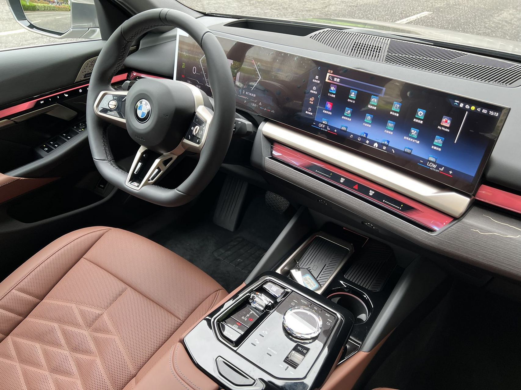 2024款宝马530li尊享m运动 上牌:2024年4月 排量:2.