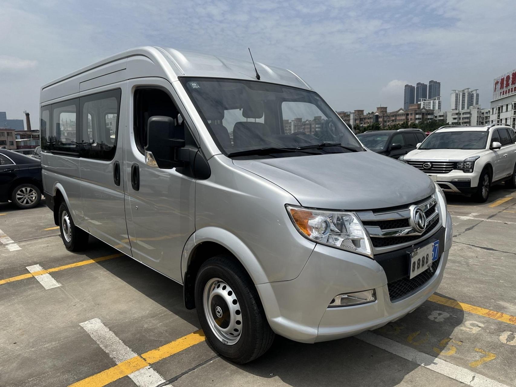 东风御风柴油日产发动机,2.5 t国五排放.7座小型客车,20年3月上牌.