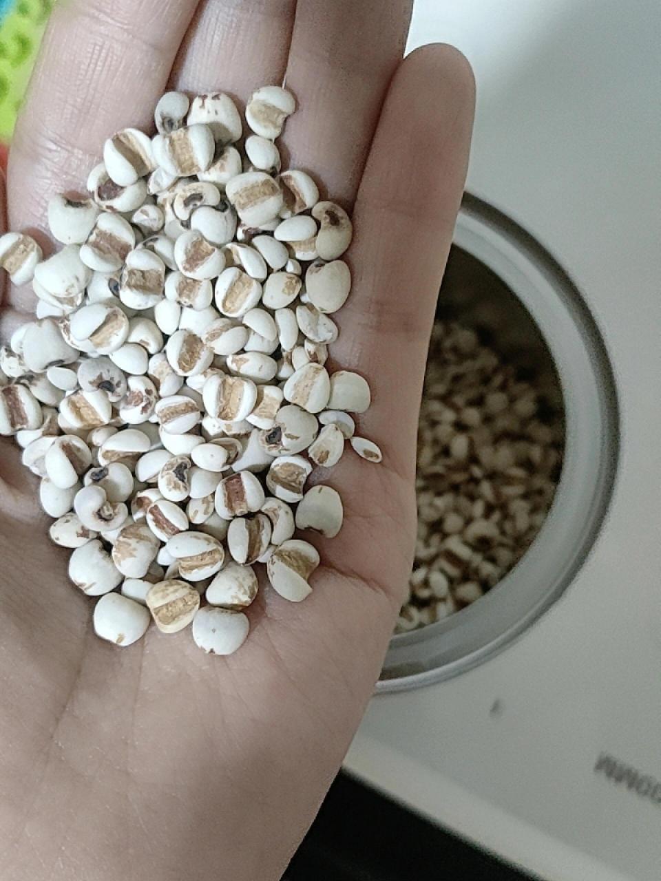 这薏仁是坏了吗? 闻着一股发霉味,是不是坏了,能不能吃