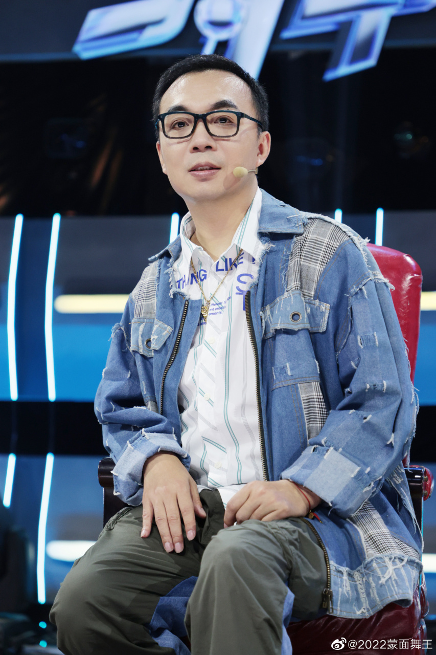 蒙面舞王# 是什么样的舞台让猜评团方俊舞林大会赞不绝口?