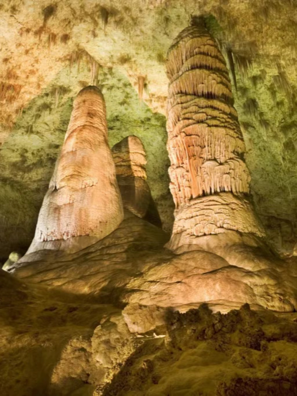 石笋长什么样子图片 石笋图片与简介93 石笋(stalagmite),为碳酸钙