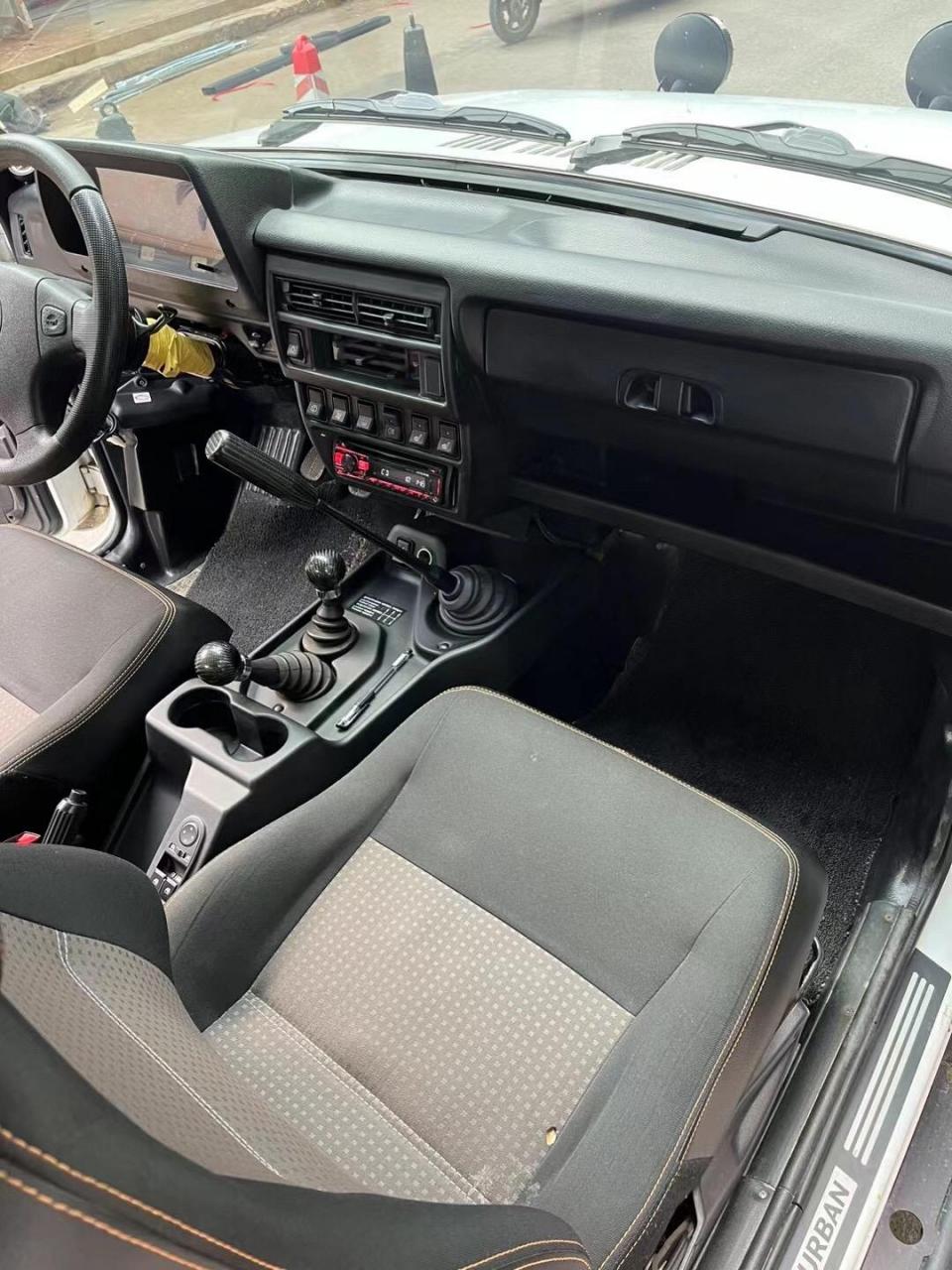 17年拉达尼瓦 手动1.