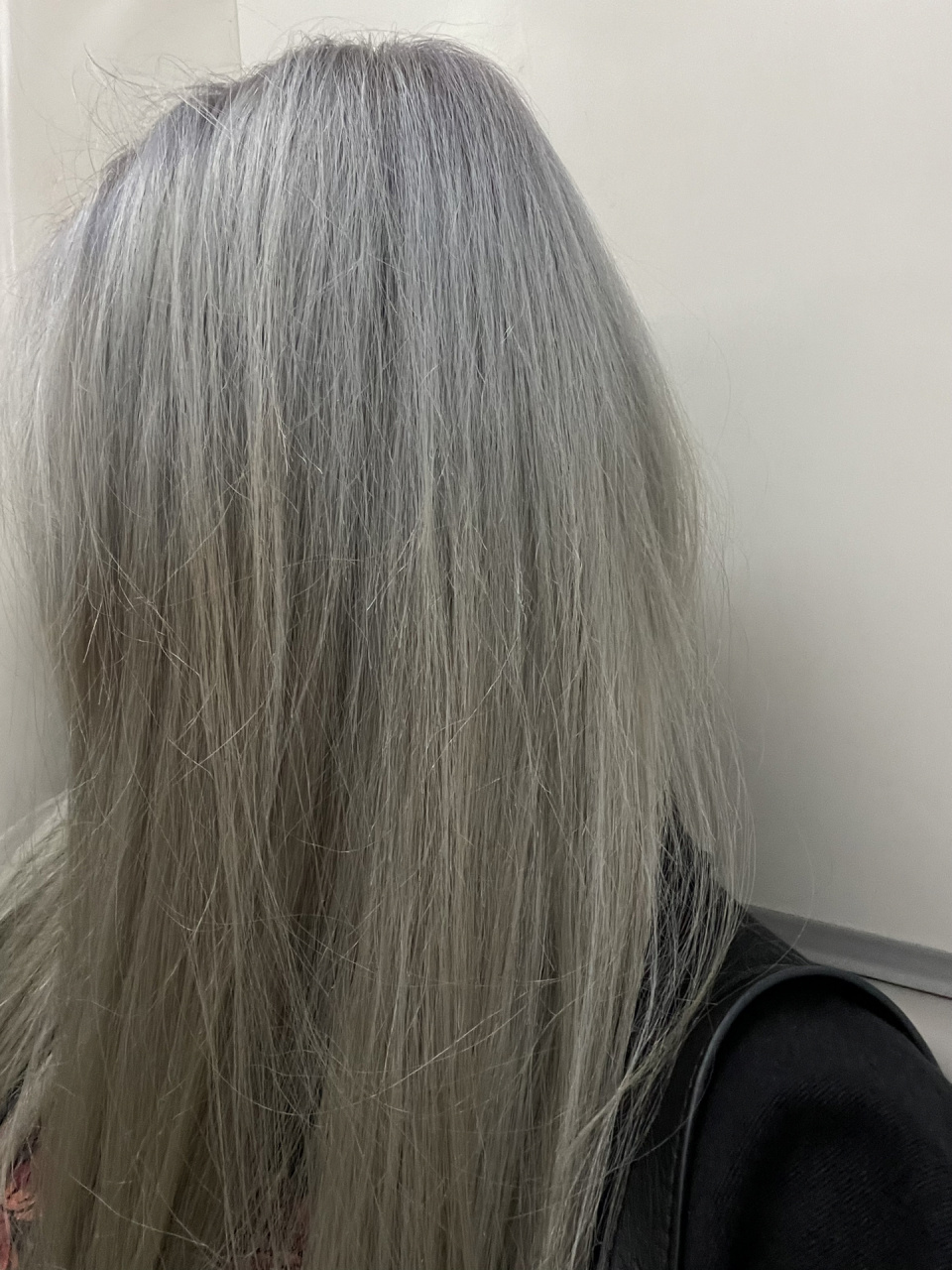 9890染发 翻车了 尽然是网红理发店6015 集美们 请问我这银色