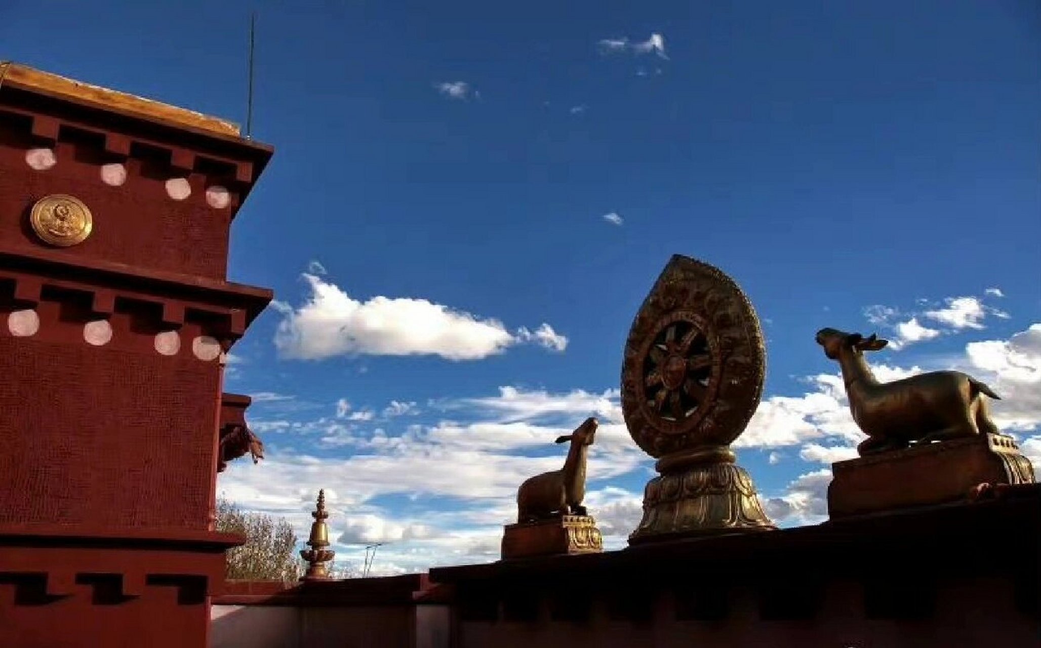 今天为大家分享理塘长青春科尔寺 四川理塘,世界海拔最高的县城,隐世