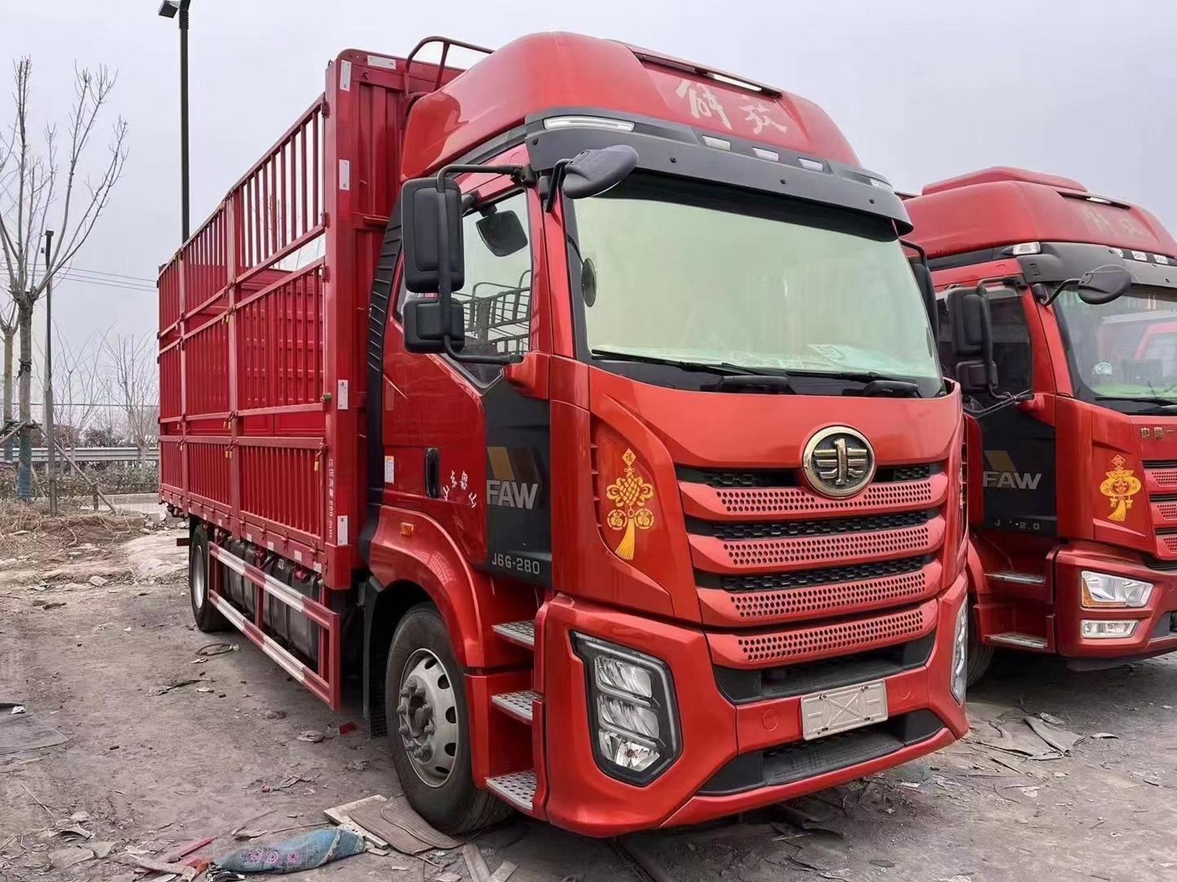 8米高栏载货车 锡柴发动机280马力,一汽8档变速箱,国六b排放,精品车况