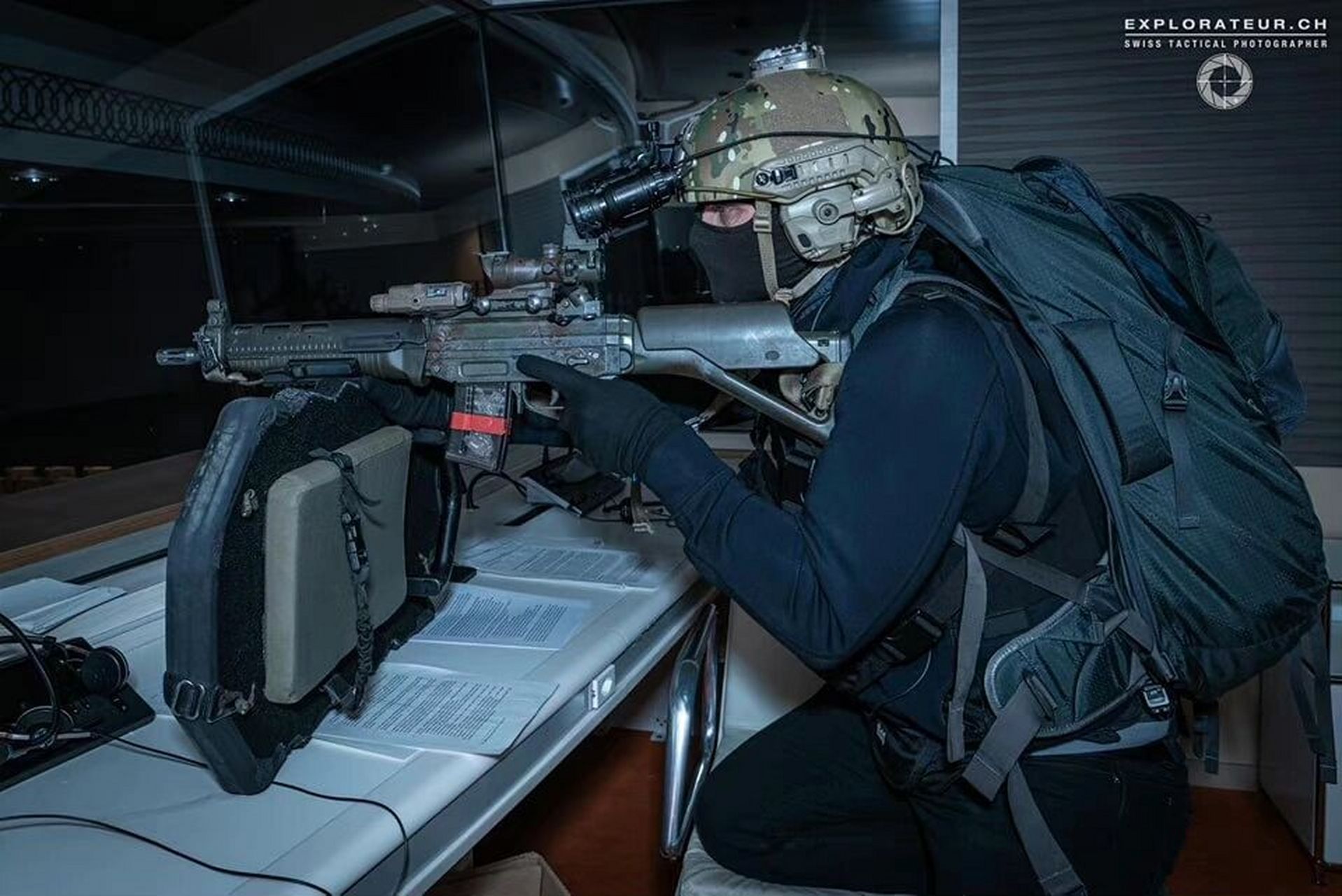 军迷大作战# #瑞士# #特警# #特种部队# #战术小队# #单兵装备