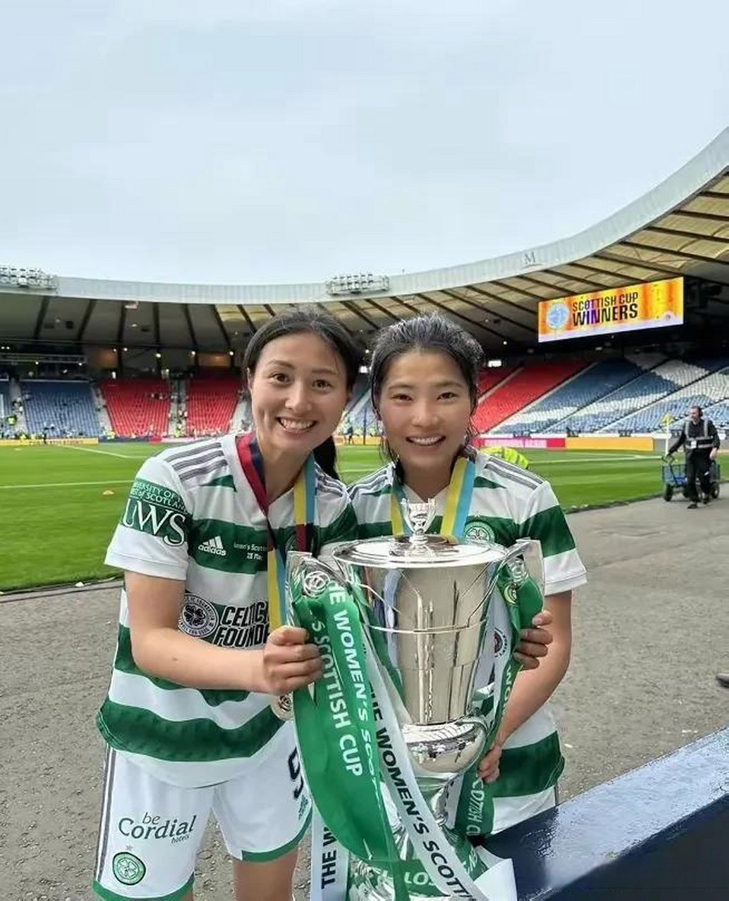 中国女足双子星沈梦雨和沈梦露在苏格兰女足杯决赛中表现出色,成功