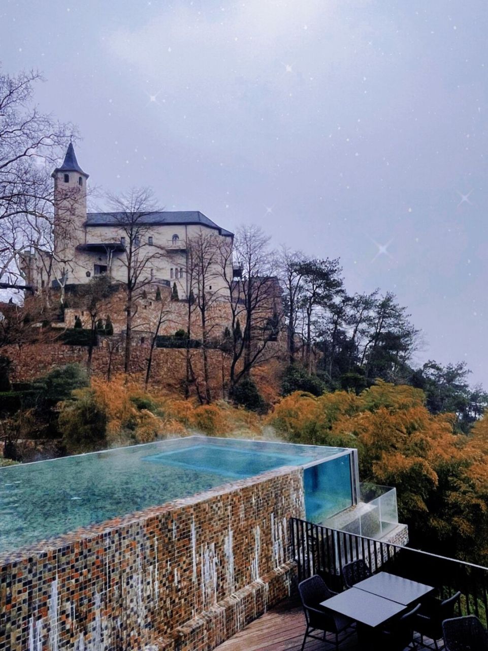 带娃打卡莫干山上最神秘的裸心堡 圣诞期间裸心系列酒店推出了一个