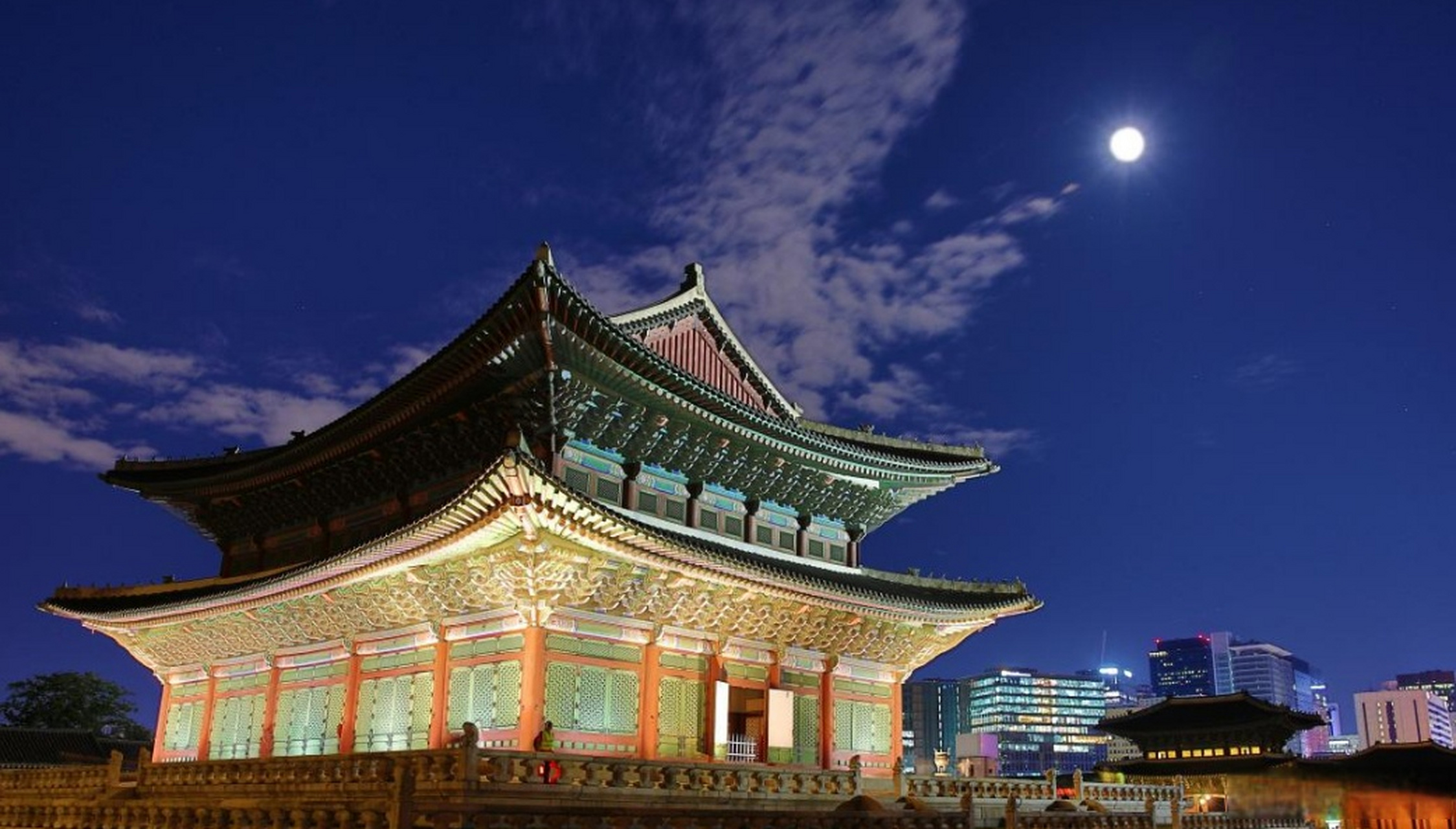 1%】韩国观光公社(旅游发展局)17日发布的数据显示,韩国今年前4月接待