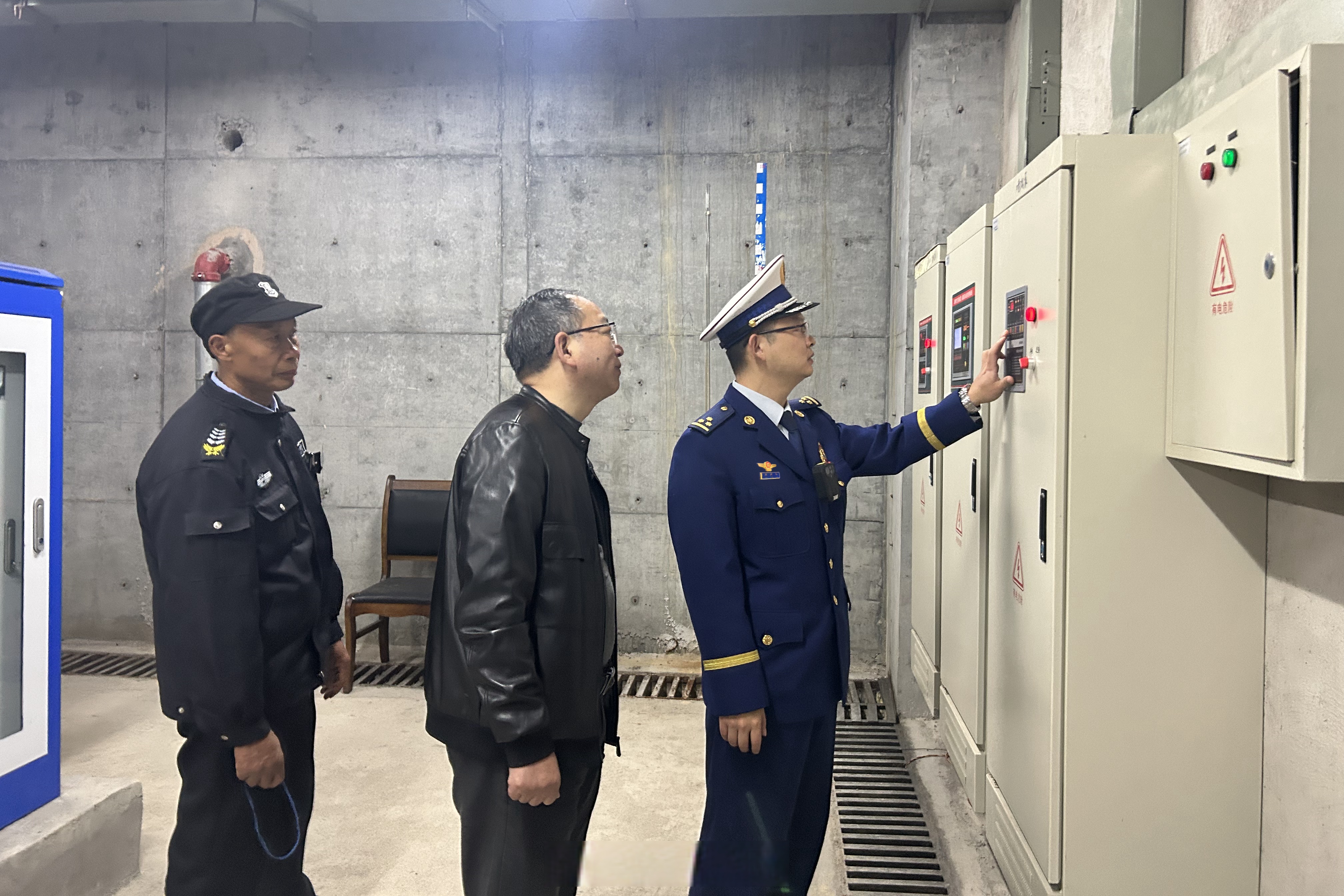 为深入推进高层建筑消防安全综合治理工作,切实排查高层建筑消防安全