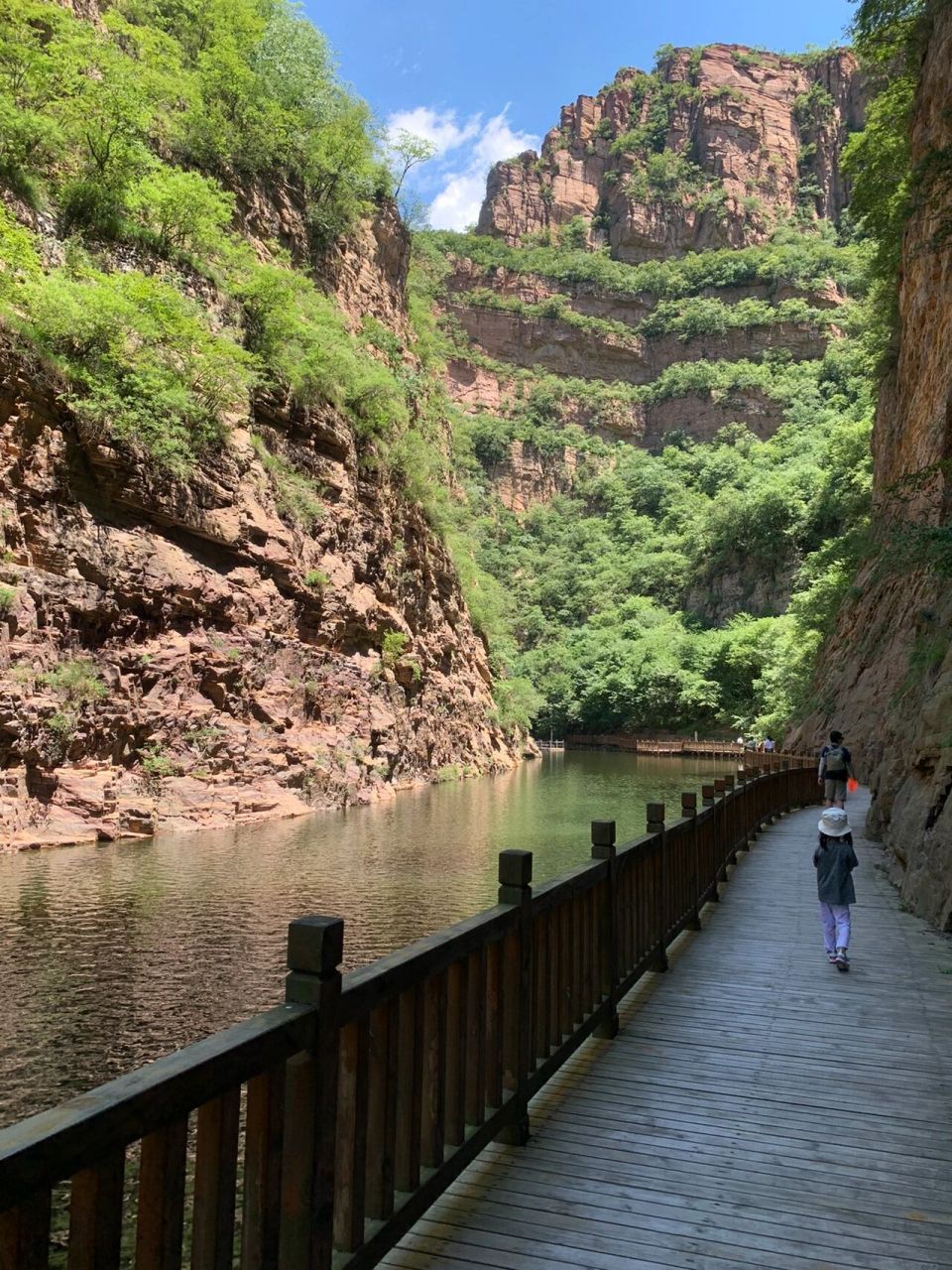 洛阳小众景点青要山一日游 青要山感觉是一个很小众的景点,人很少