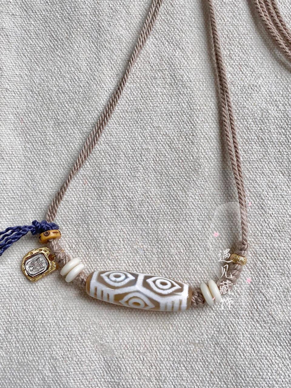 94龙年怎么能不戴龙六眼天珠90 龙纹六眼天珠与龙年的适配度不要