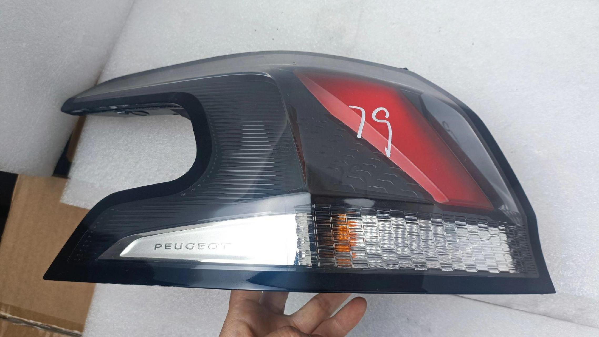 东风标致408尾灯总19-20款原厂拆.