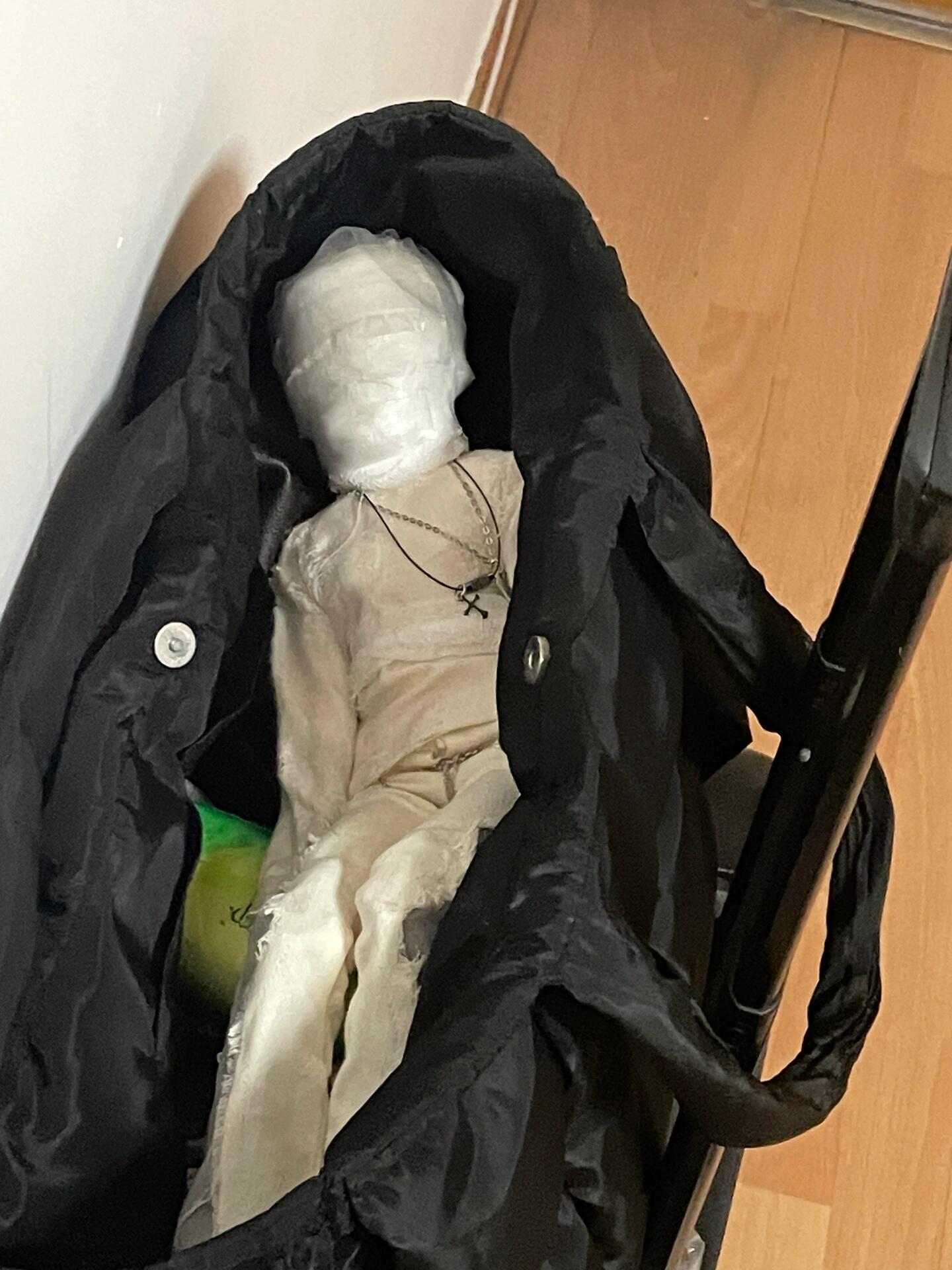 包成木乃伊带回家