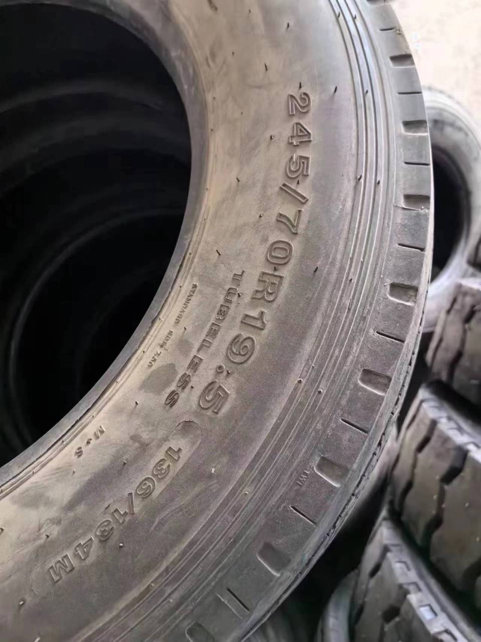 5朝阳品牌轮胎,花纹八成新,一起六条,适配客车和货车,大件低板车,全