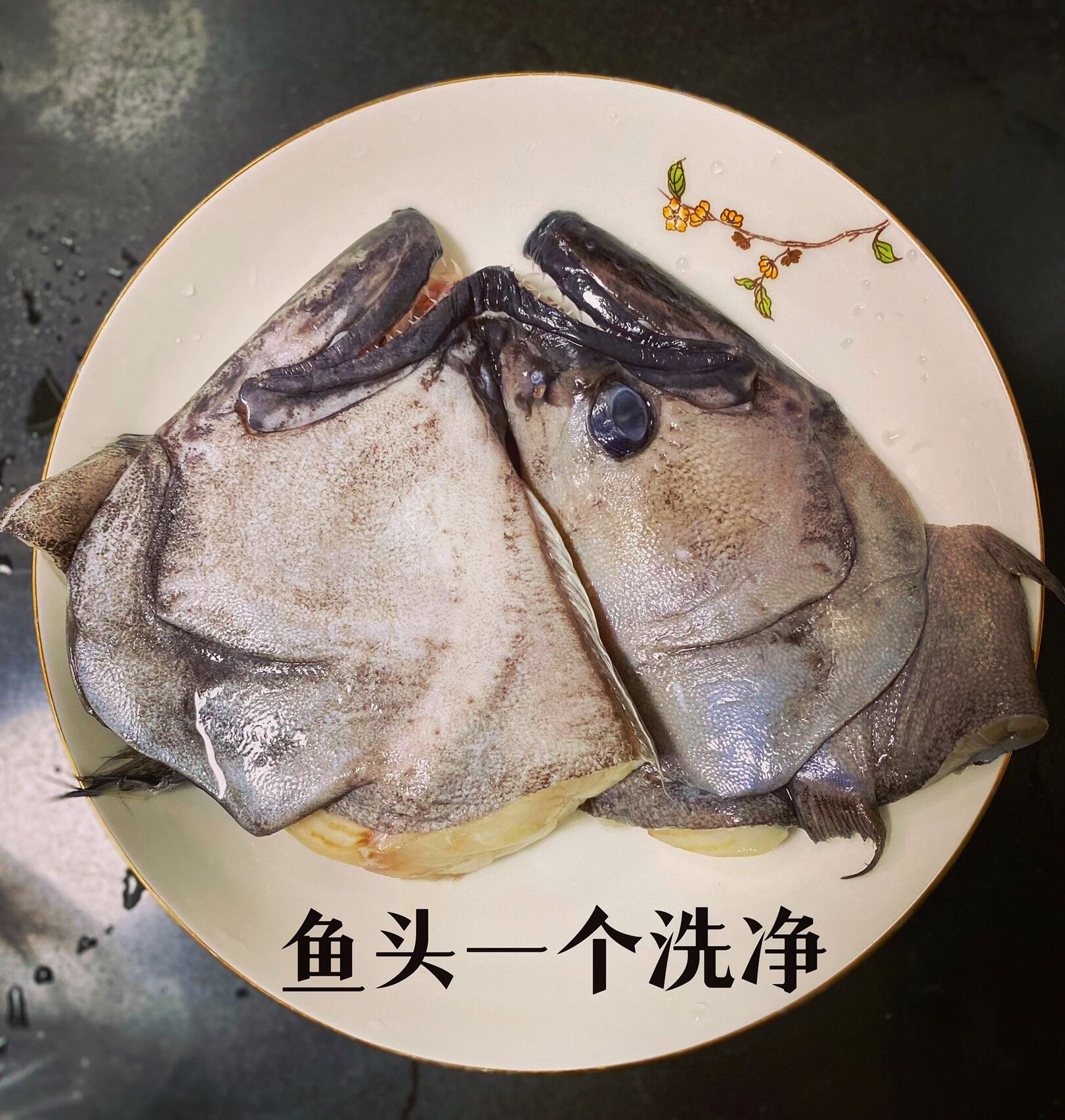 超鲜美鸦片鱼头豆腐汤 家里有个爱吃鱼的小宝贝,最近爱上了吃鸦片鱼头