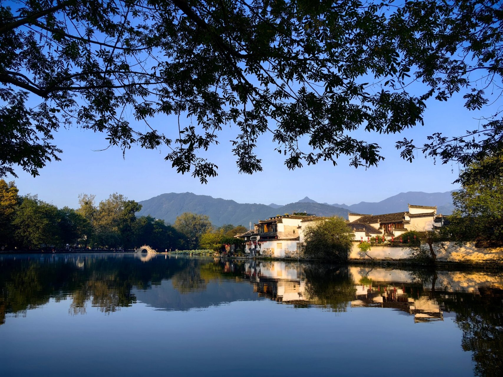 水墨宏村 何惧车摇马慢,人间山水画—水墨宏村.