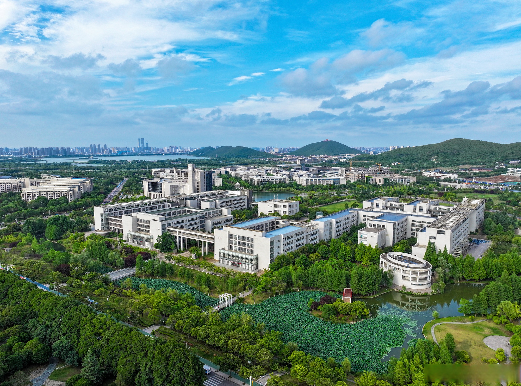 中国矿业大学116周年校庆# 镜湖潋滟映书声,云龙叠翠育英才