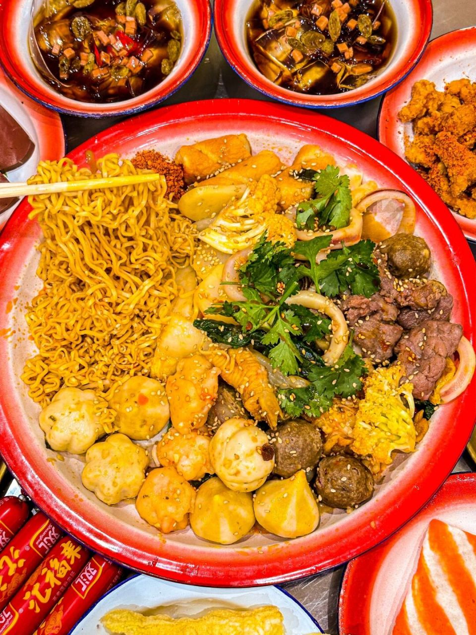 第一次吃麻辣拌 香的嘞 01吃的我控制不住自己