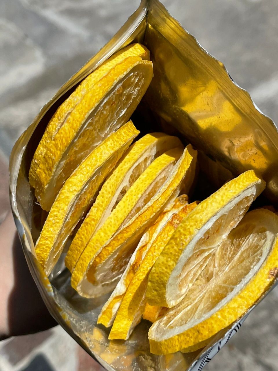 请这样泡柠檬水93 家里的绿茶9577冻干柠檬片一起 放冰箱冷泡一