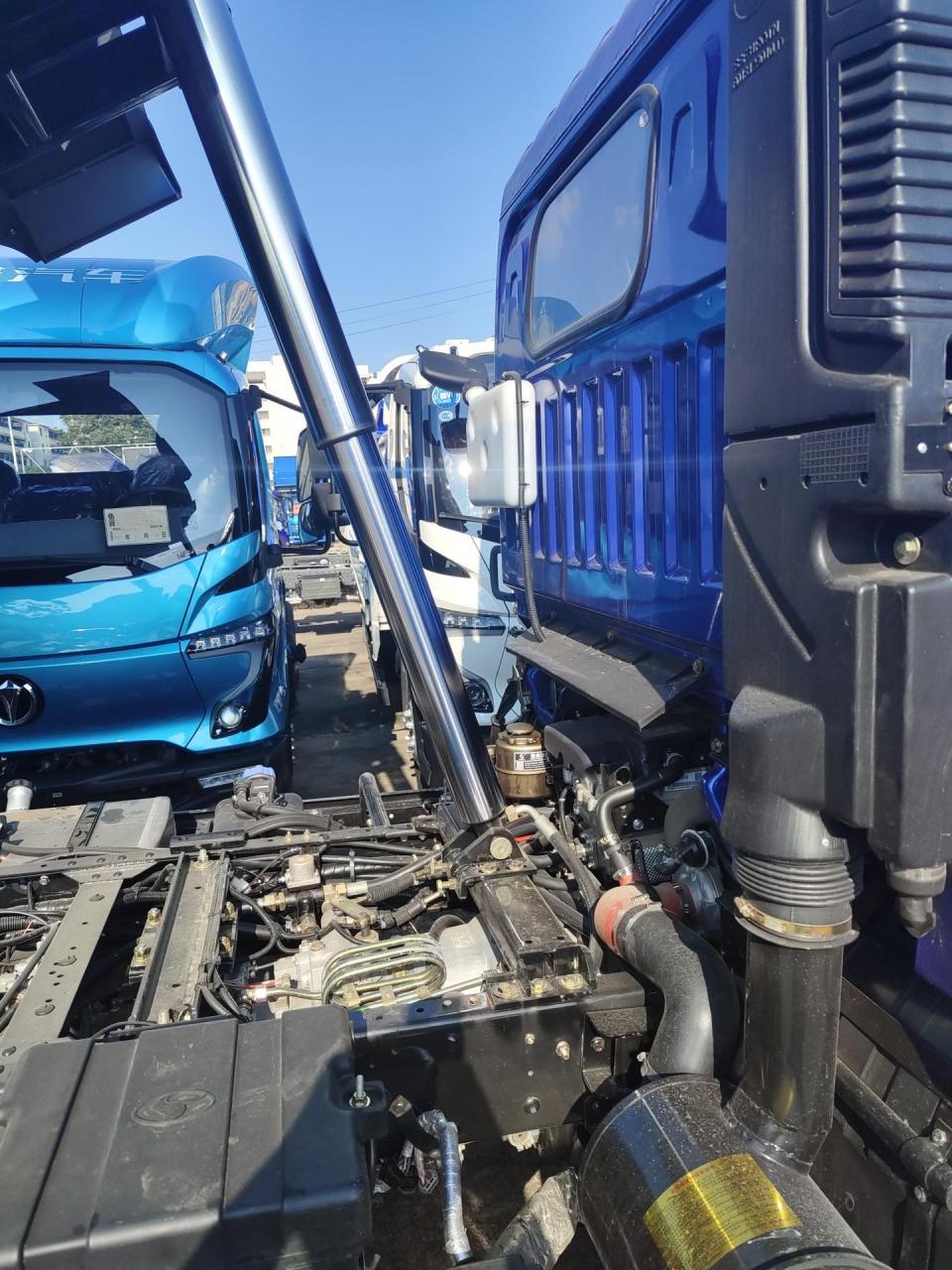 时风风驰3.6米蓝牌自卸车!