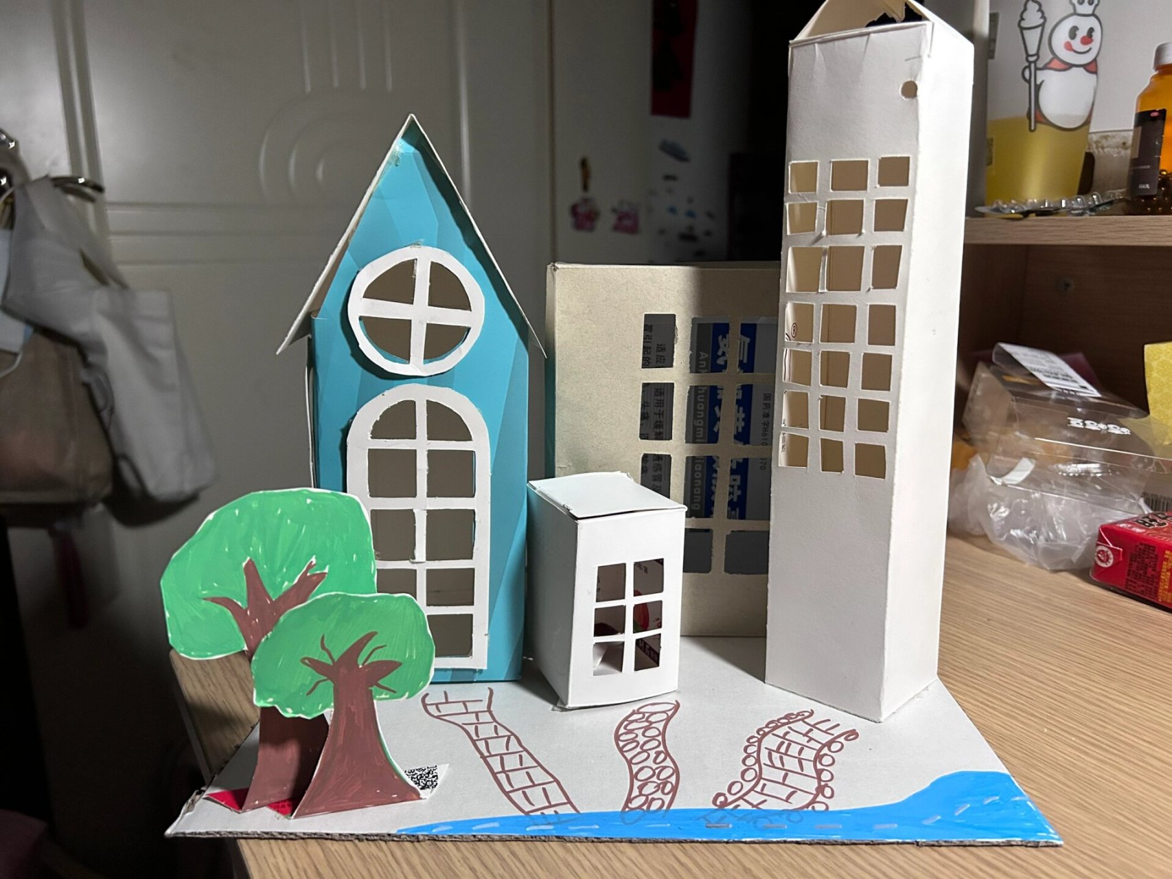 幼儿园创意废纸盒手工制作来啦97 周末的两天被用来玩了 ,只好连夜