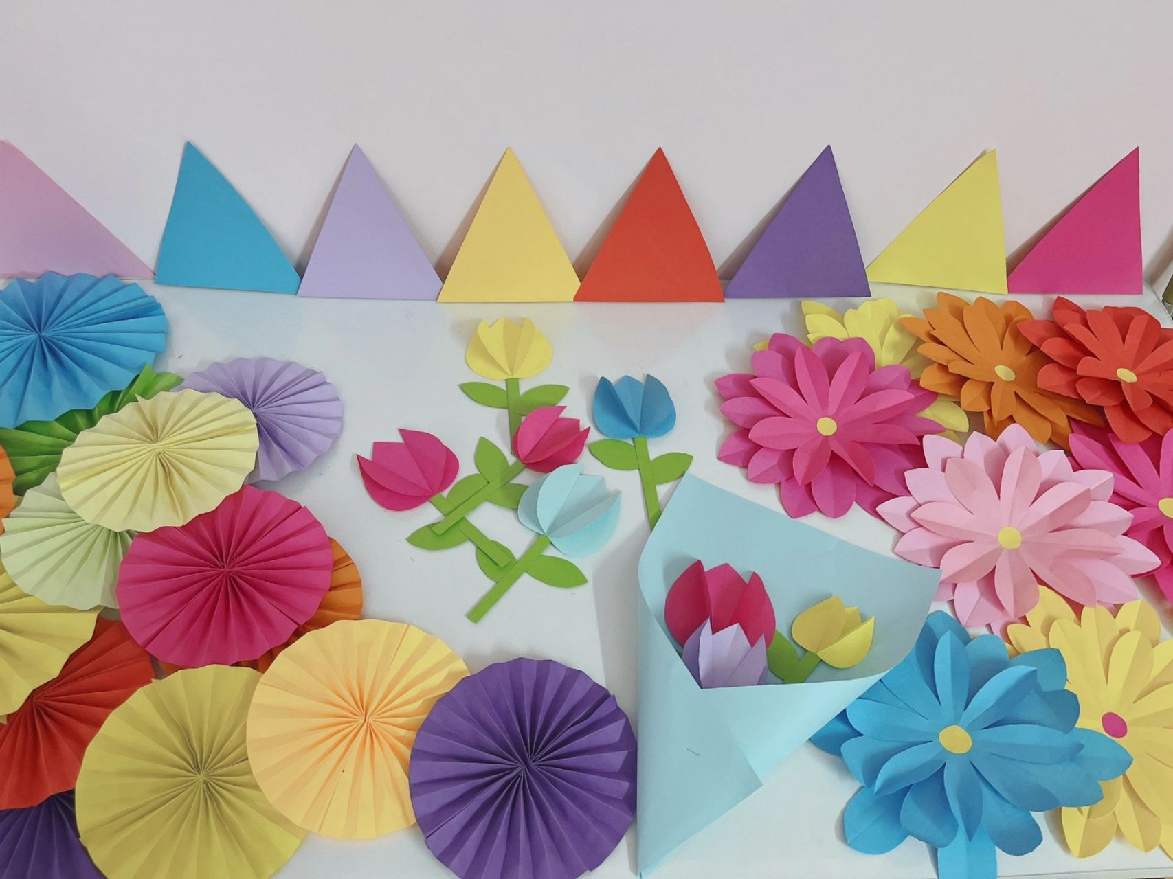 文化墙:班级黑板报 每次课室文化建设,最好的办法就是多做些小手工