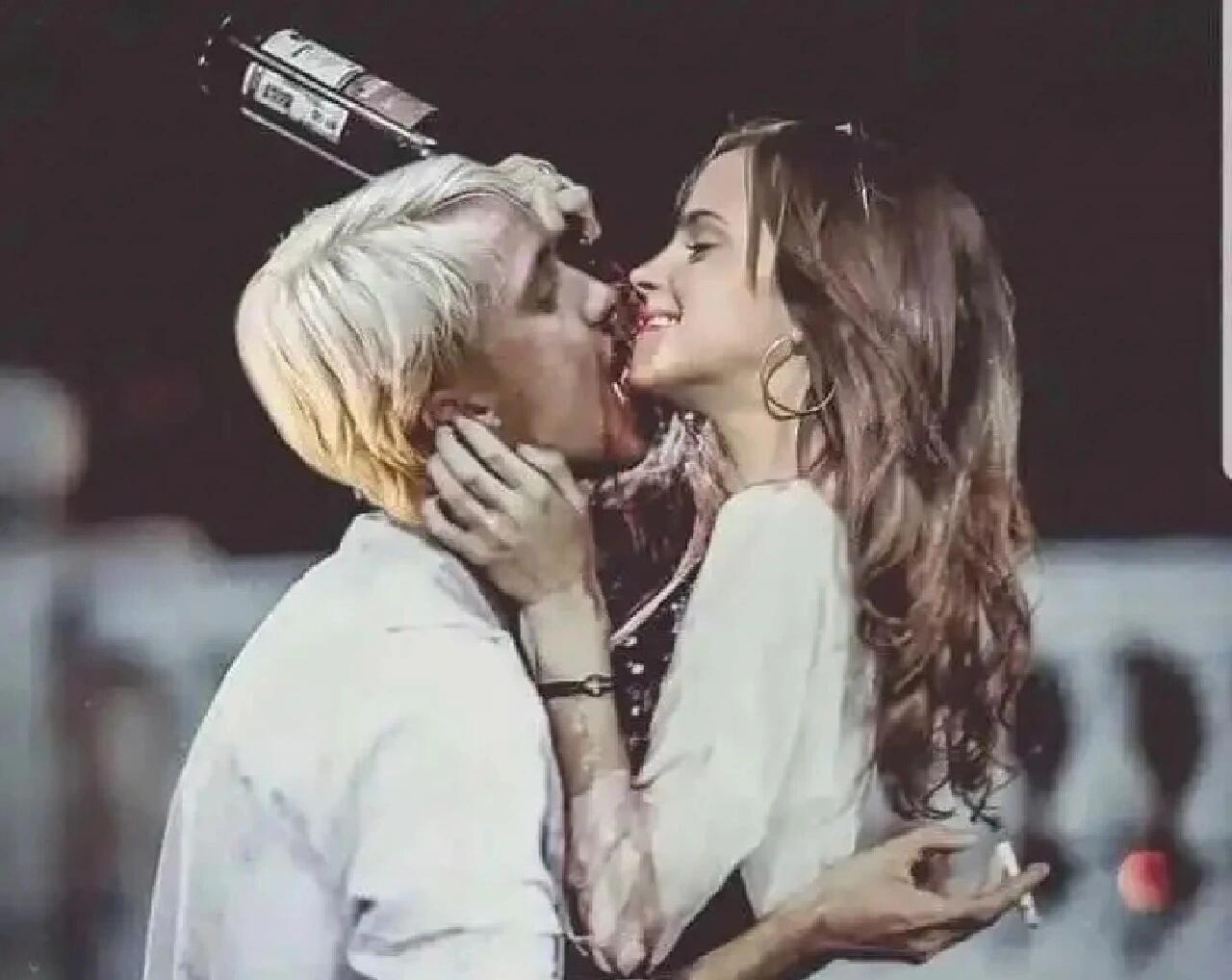 艾玛沃特森,汤姆合照,最后一张惊艳到我了