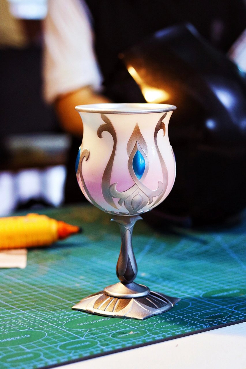 那维莱特cos道具杯子 05他什么都不用做,他只要放在那里,我的眼神