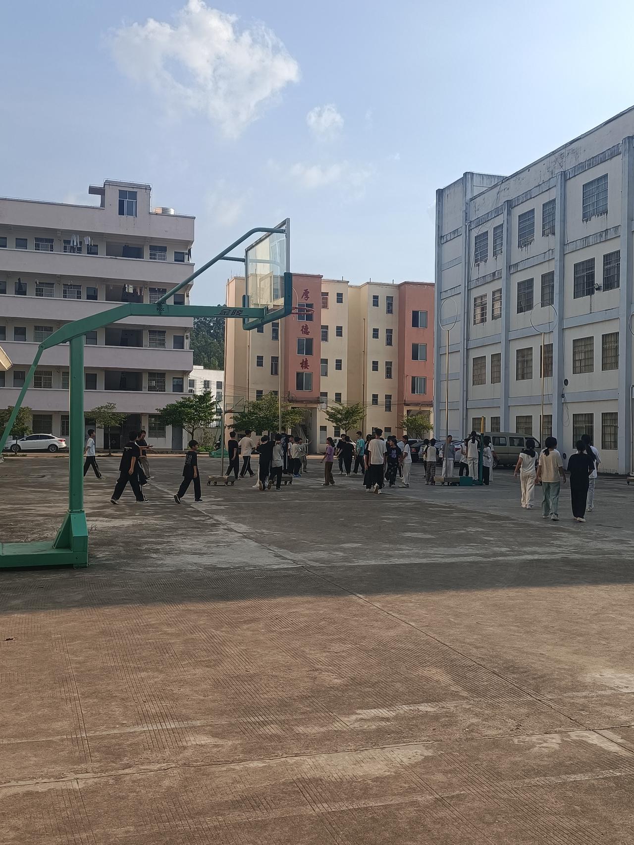 当老师每天感觉特别痛苦,怎么办啊?