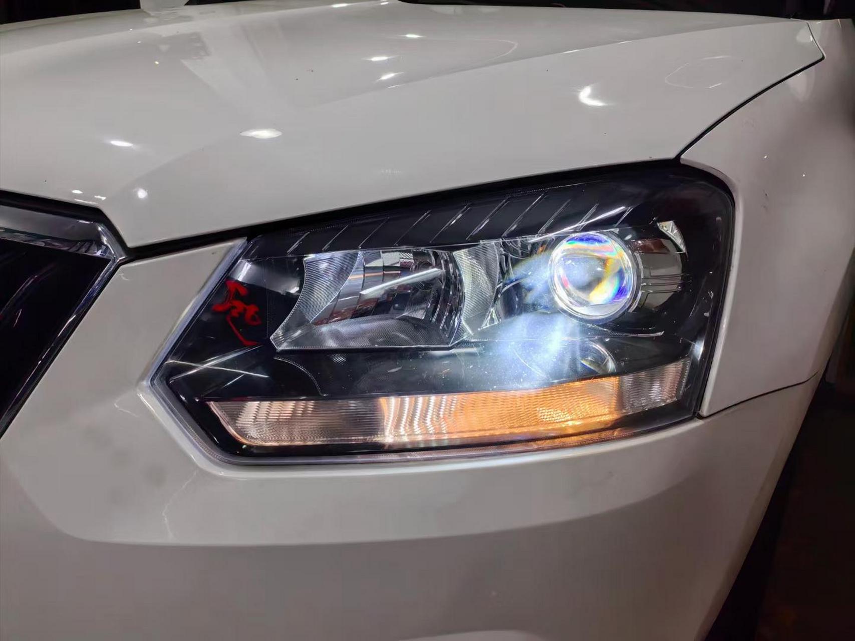 斯柯达野帝,原车卤素大灯,升级led双光透镜,两近四远.
