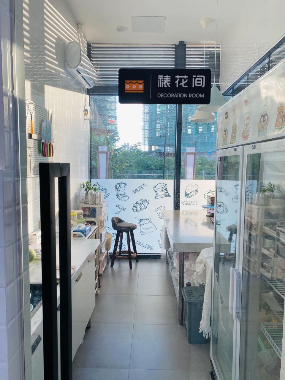 贰零家mini蛋糕店之～裱花间 上次分享了我们这个40平米的小店操作间