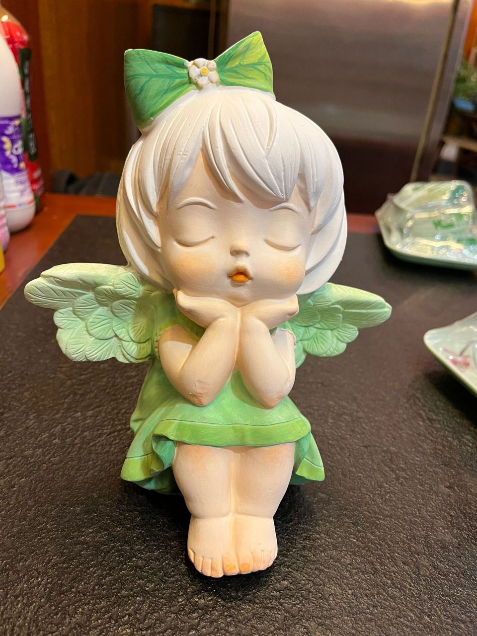 天使石膏娃娃涂色 涂了个小天使 森林绿色系 拿回家正好做玄关摆件