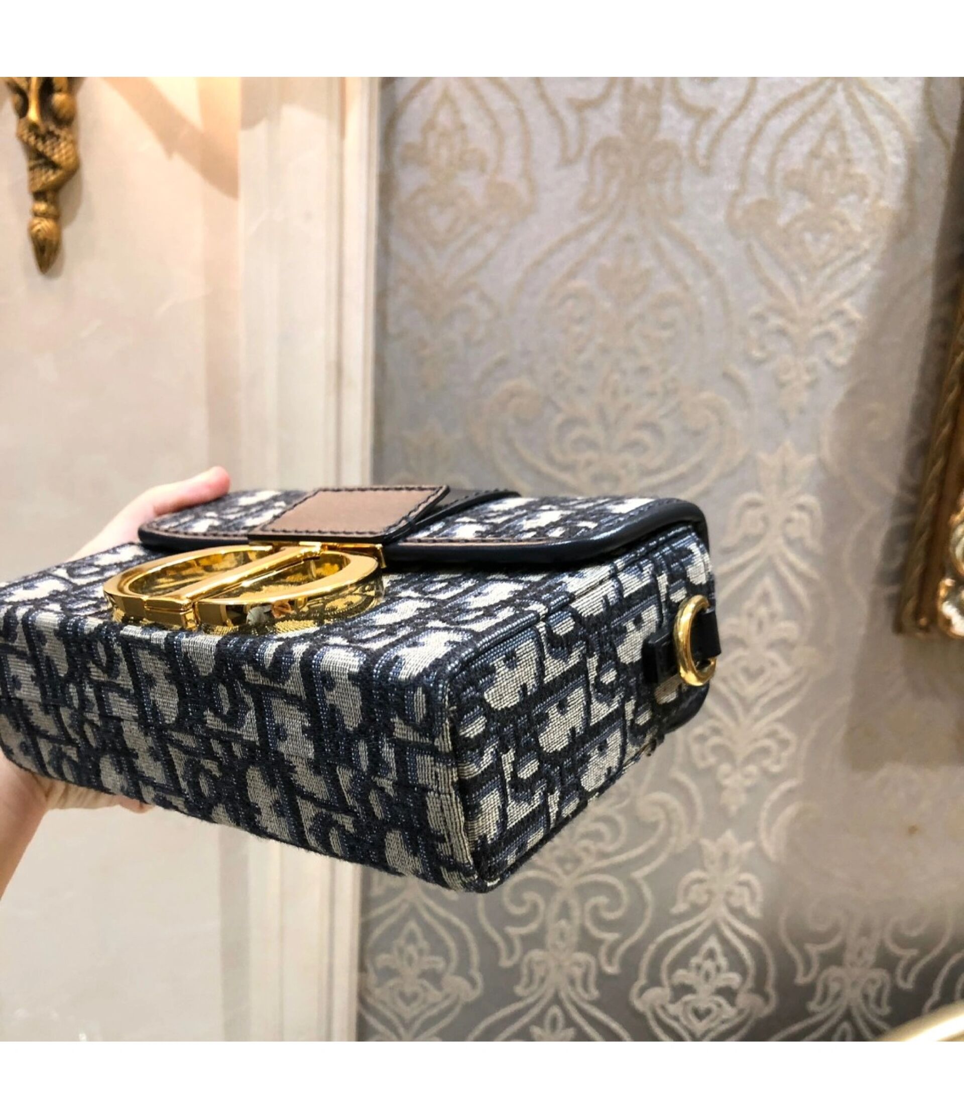 包包上新 dior迪奥蒙田老花盒子box 这只太难买了!