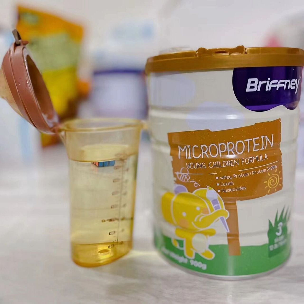 之前在网上买了一款圣元布瑞弗尼小分子奶粉,这几天快喝完了,想着入