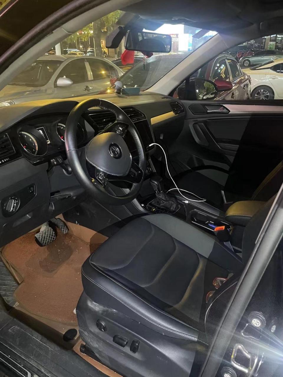 20年极品大众途观l,20款330全景舒适版指导价24.