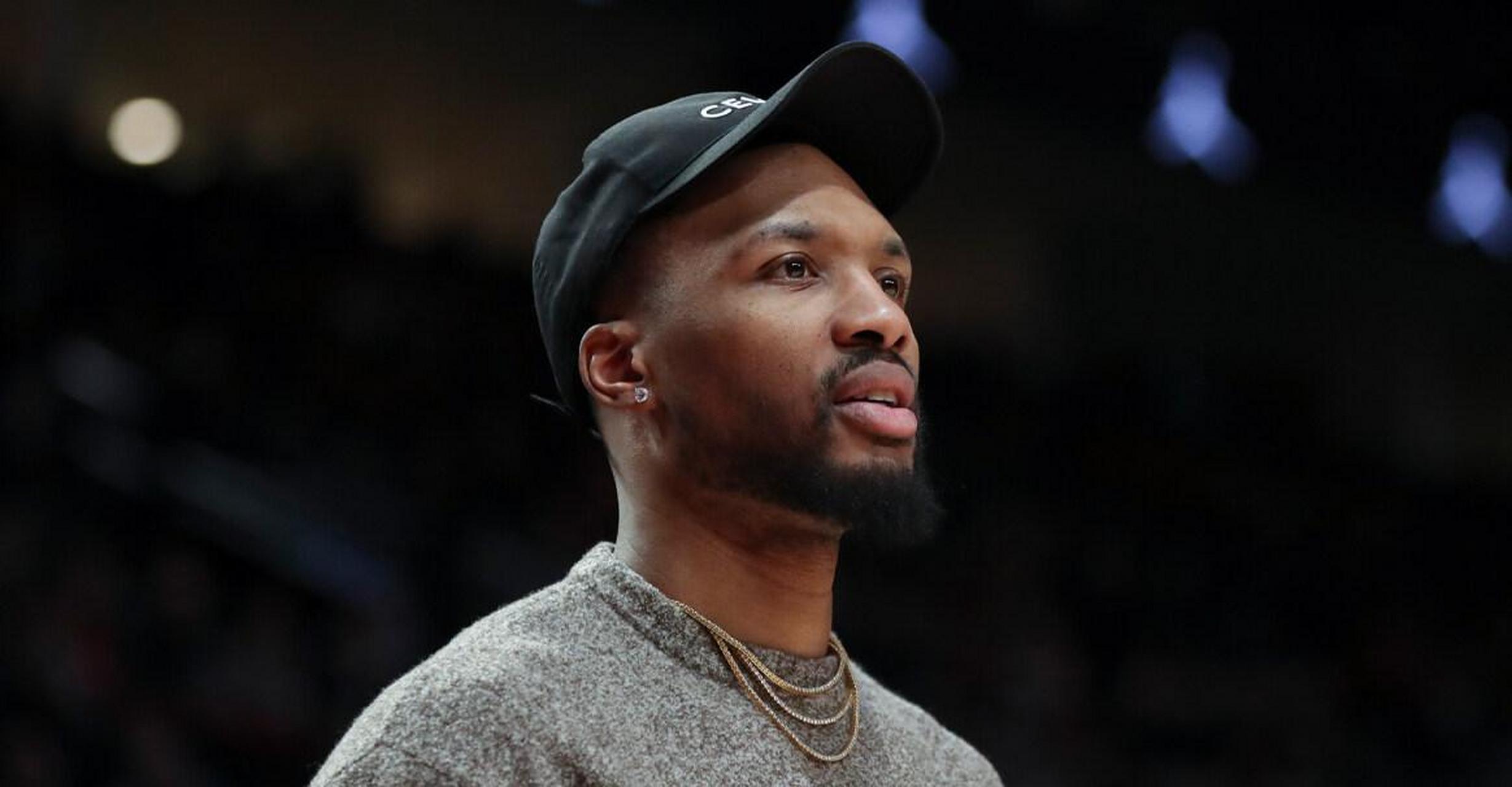 夏日生活打卡季利拉德正积极招募球员今夏加盟开拓者  北京时间6月11