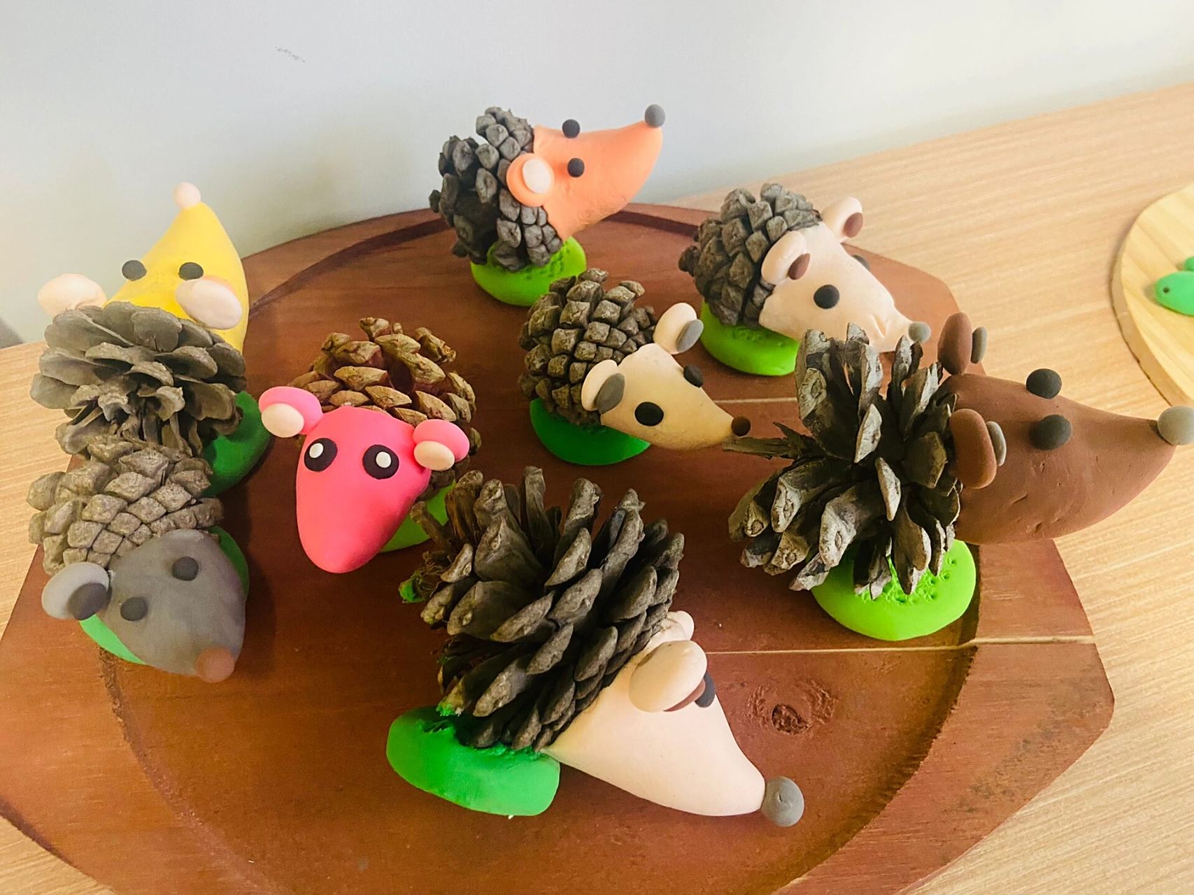 废物利用松果创意手工作品