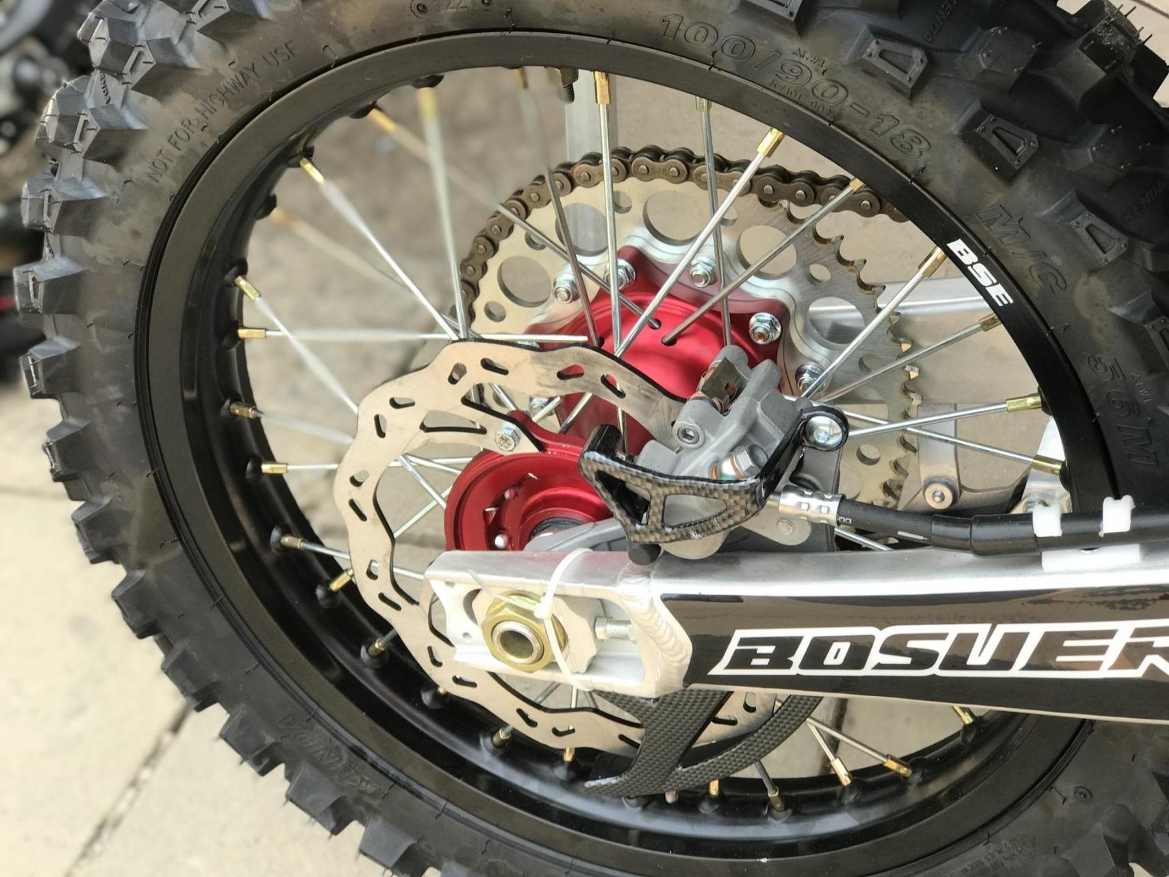 波速尔m6  nb300水冷四气门发动机 在拥有低扭的同时也拥有高转速